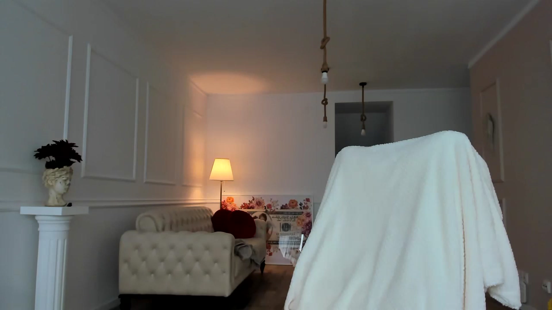 Gallery image thumbnail from AlyssiaKENT1's myfreecams stream on, 11/27/2022, 10:44 image 3 of 20