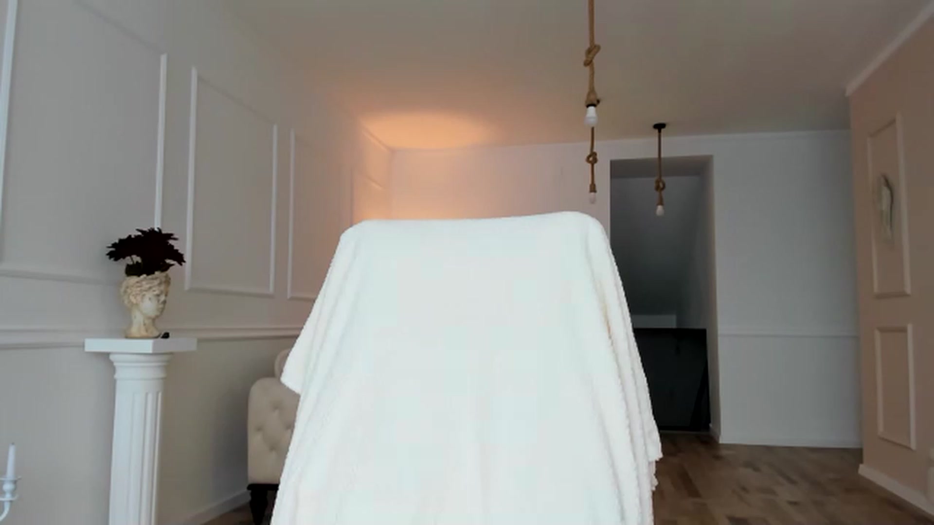Gallery image thumbnail from AlyssiaKENT1's myfreecams stream on, 11/27/2022, 10:44 image 1 of 20