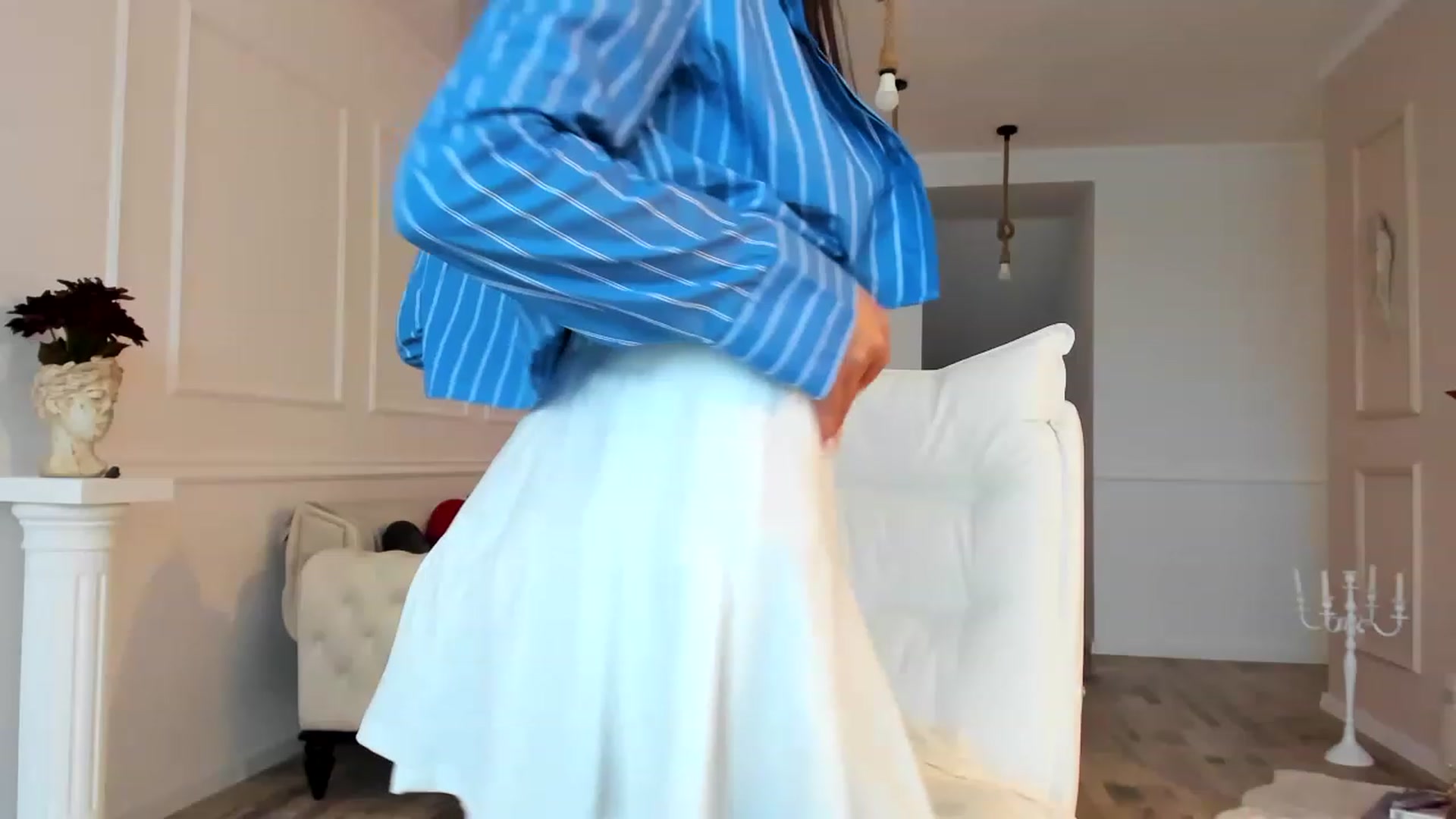 Gallery image thumbnail from AlyssiaKENT1's myfreecams stream on, 12/01/2022, 13:13 image 17 of 20