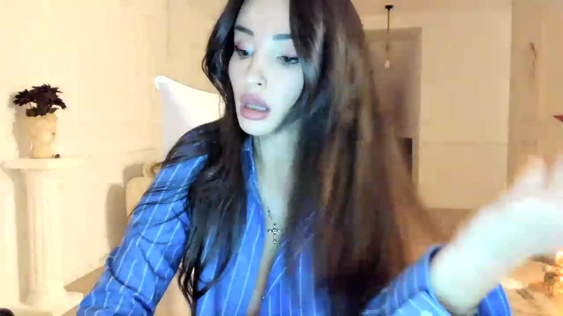 Gallery image thumbnail from AlyssiaKENT1's myfreecams stream on, 12/04/2022, 15:13 image 18 of 20