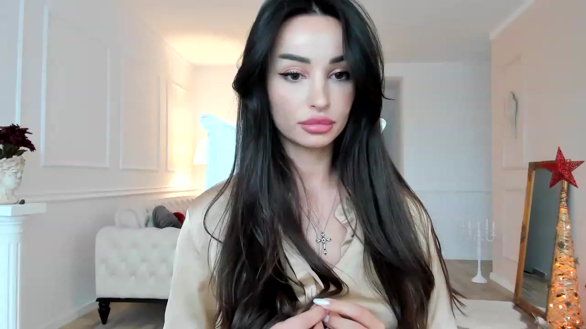 Gallery image thumbnail from AlyssiaKENT1's myfreecams stream on, 12/05/2022, 14:12 image 1 of 20