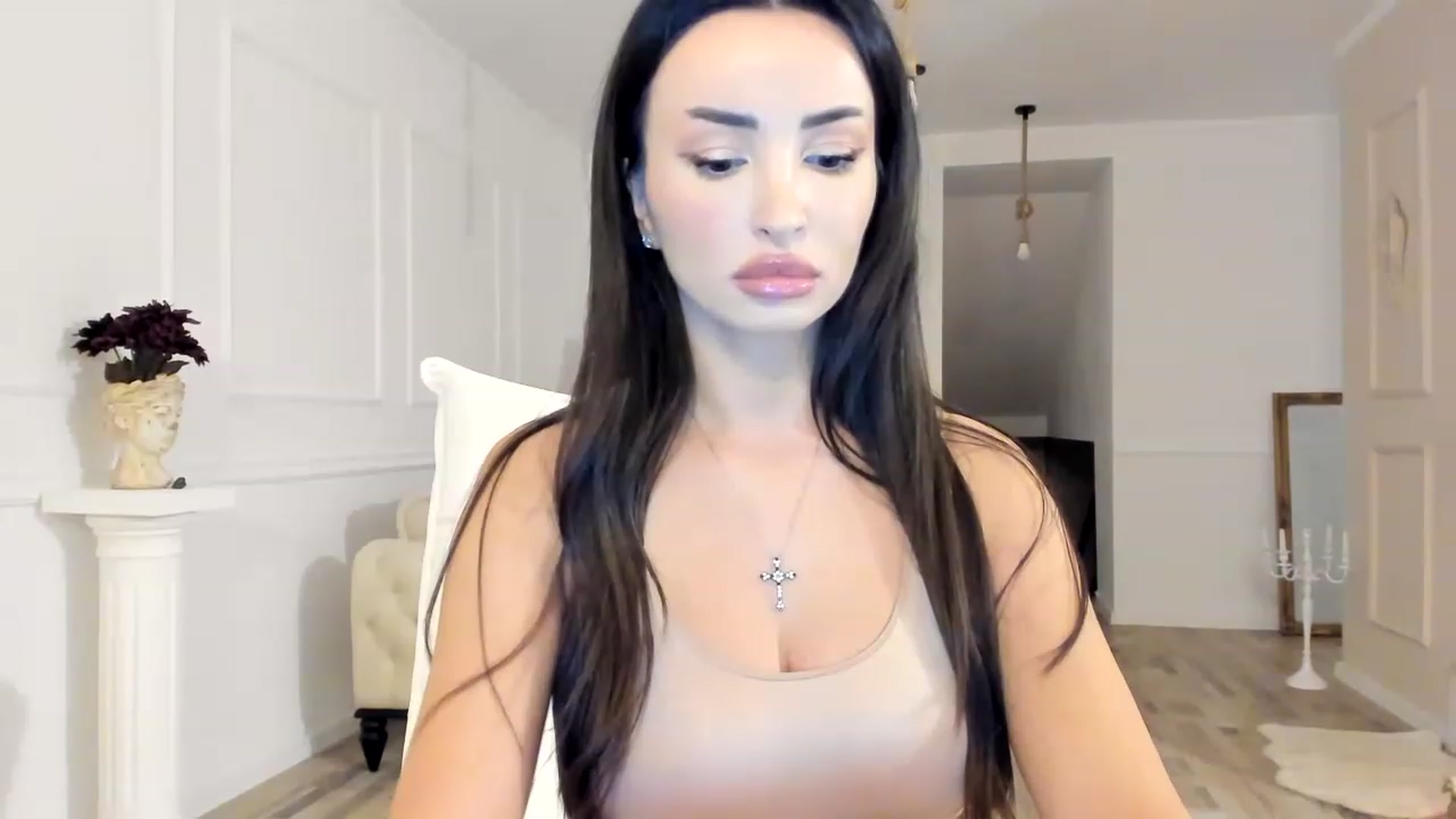 Gallery image thumbnail from AlyssiaKENT1's myfreecams stream on, 12/06/2022, 16:18 image 6 of 20