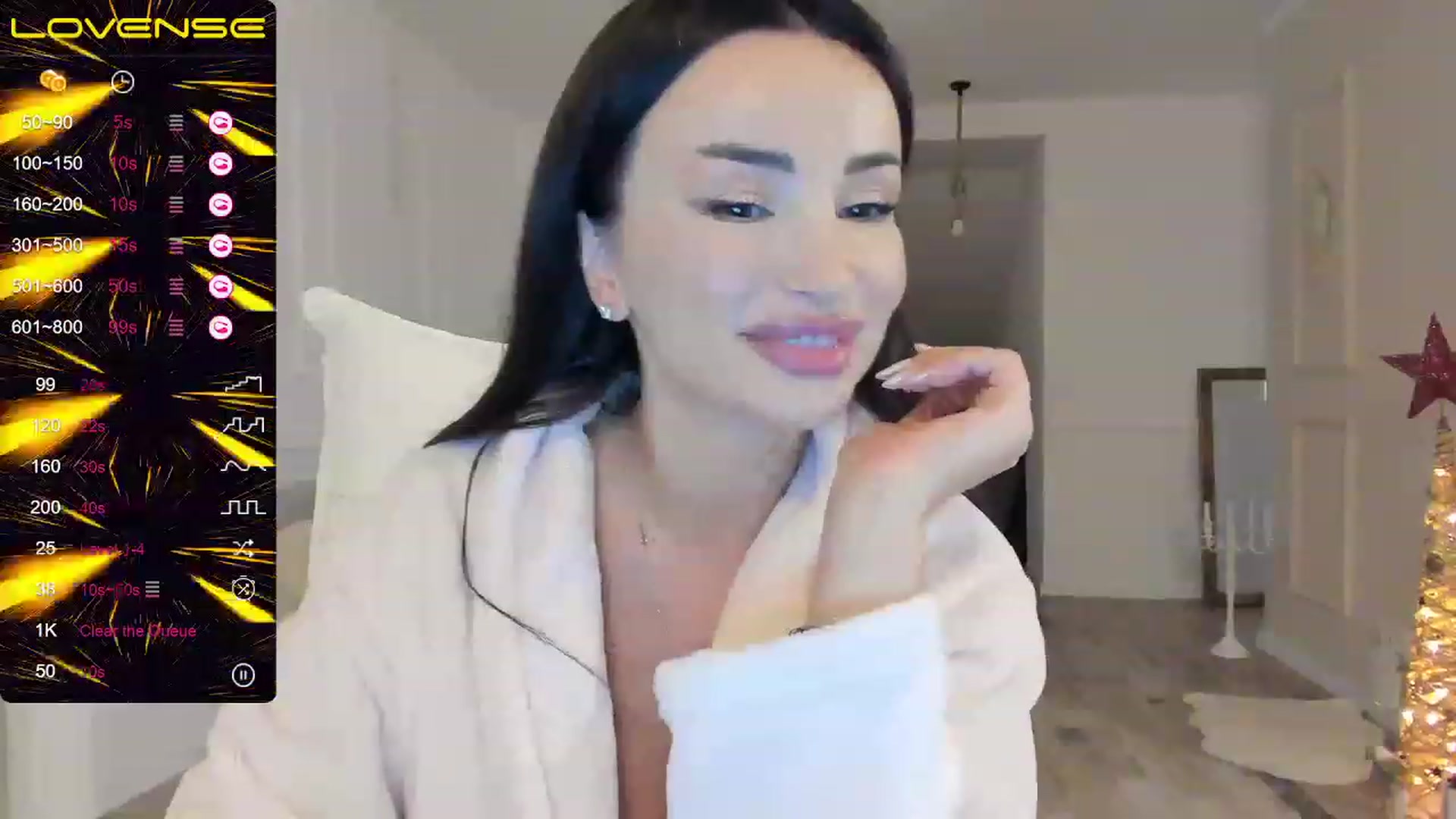 Gallery image thumbnail from AlyssiaKENT1's myfreecams stream on, 12/06/2022, 19:11 image 14 of 20