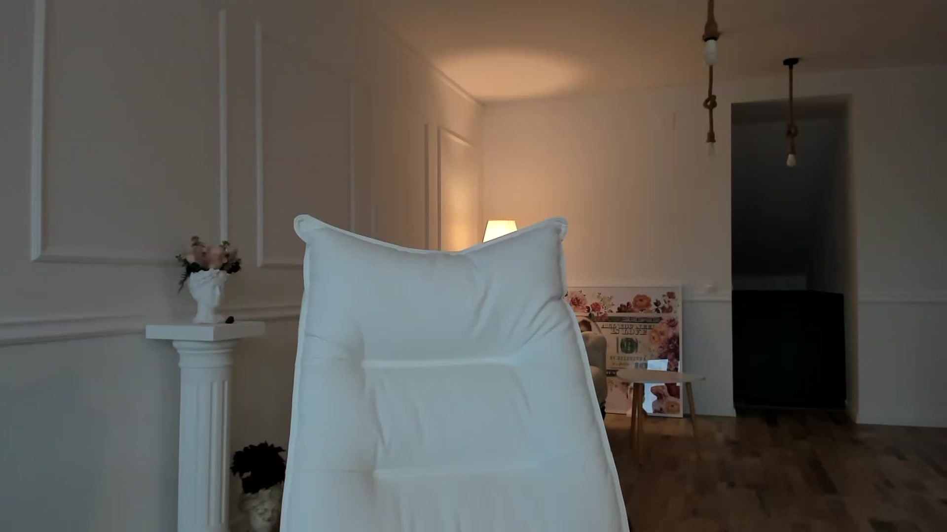 Gallery image thumbnail from AlyssiaKENT1's myfreecams stream on, 12/07/2022, 13:48 image 14 of 20
