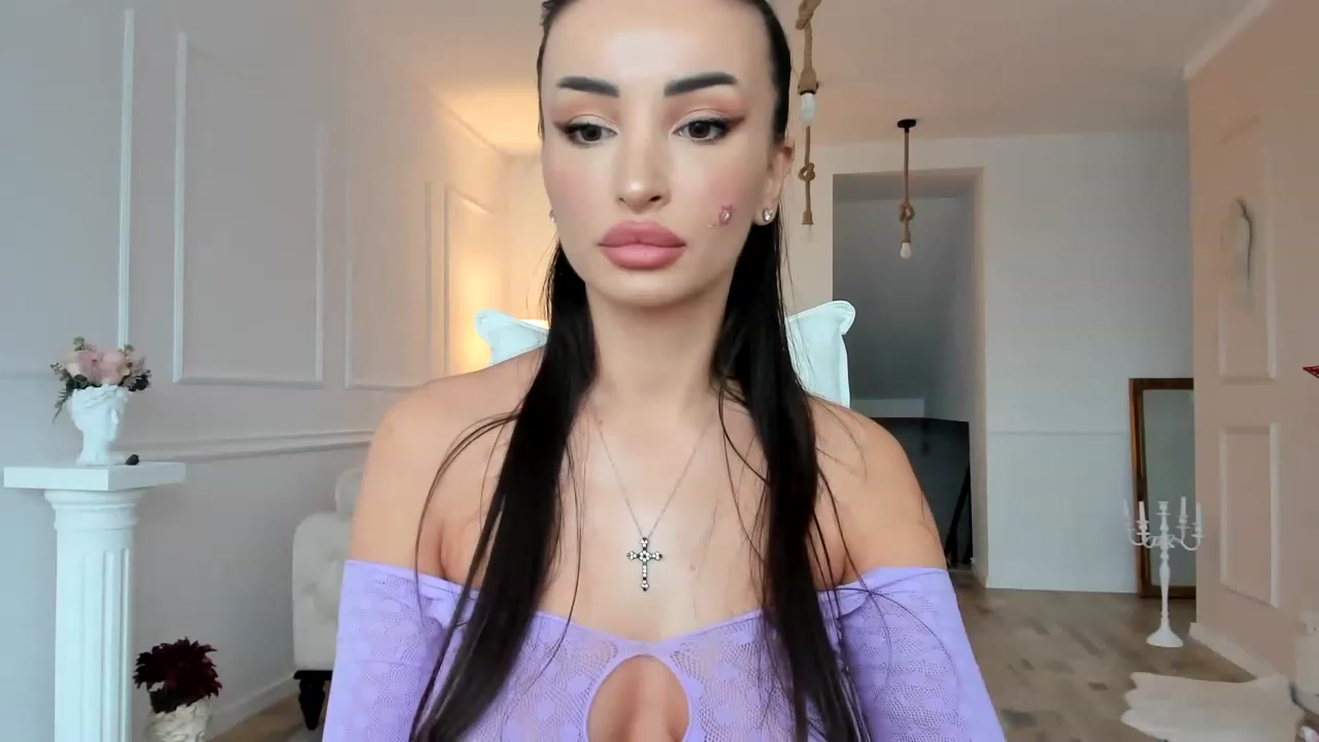 Gallery image thumbnail from AlyssiaKENT1's myfreecams stream on, 12/07/2022, 13:48 image 1 of 20