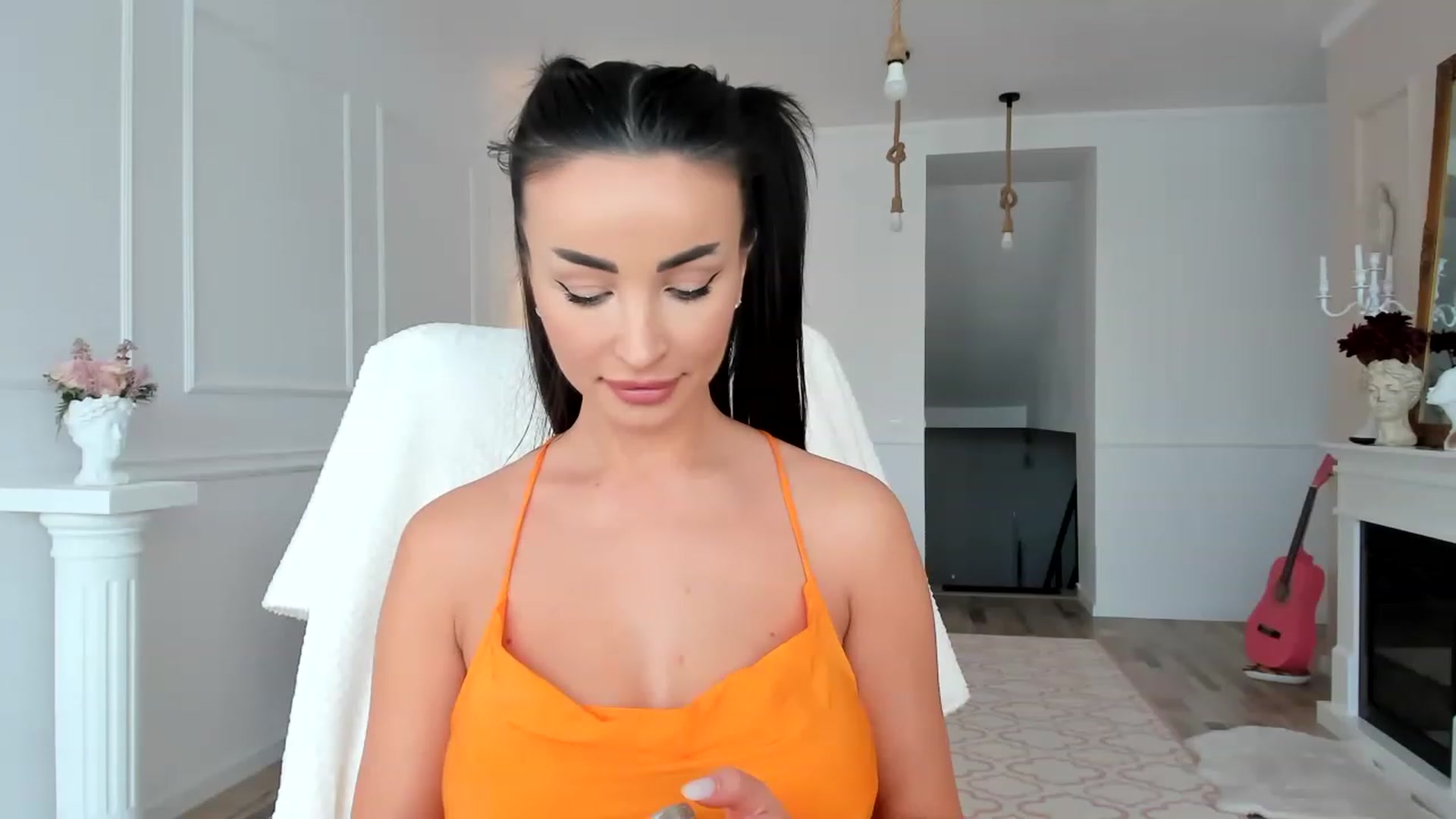 Gallery image thumbnail from AlyssiaKENT1's myfreecams stream on, 12/12/2022, 11:21 image 4 of 20