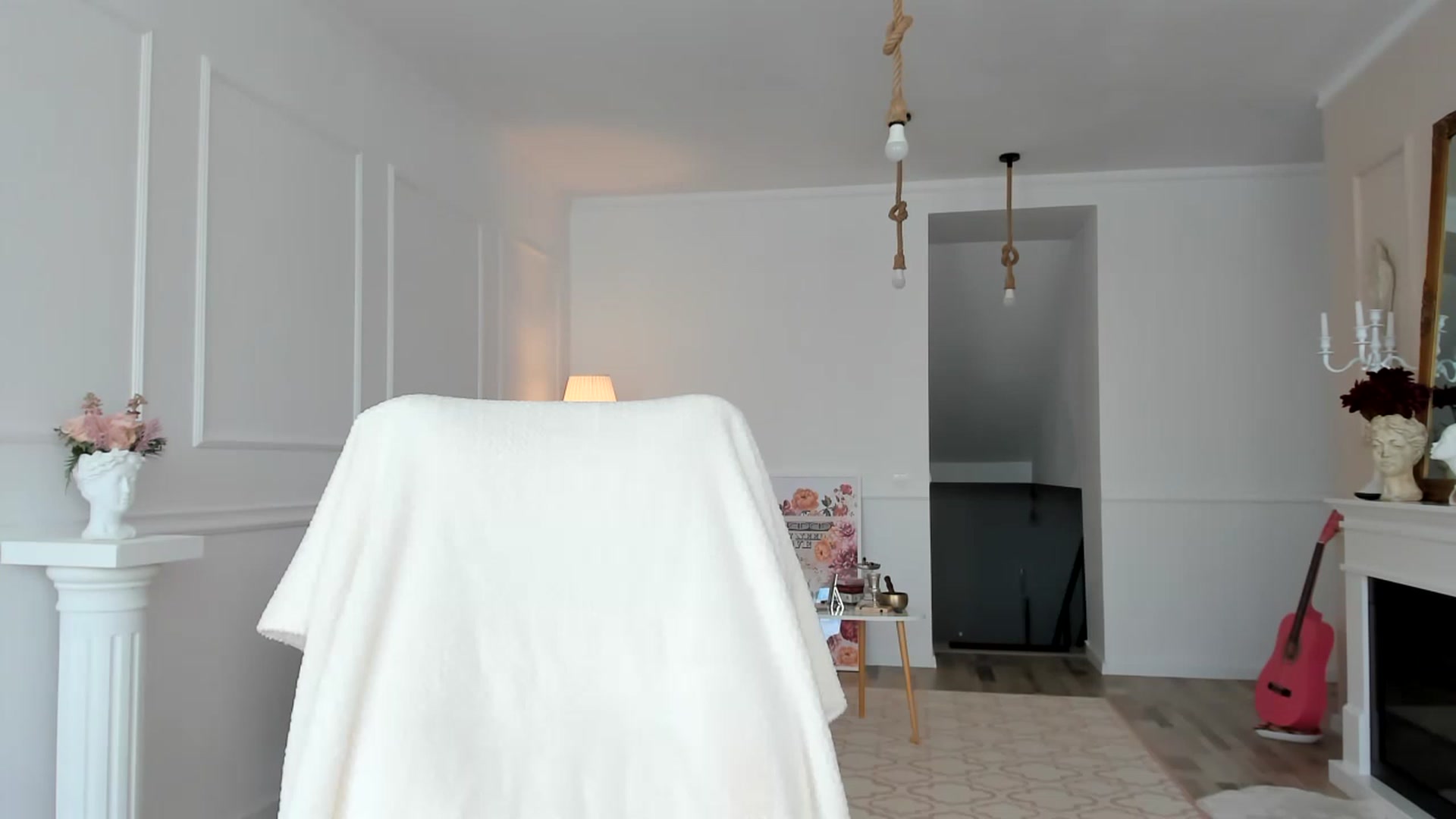 Gallery image thumbnail from AlyssiaKENT1's myfreecams stream on, 12/12/2022, 11:21 image 8 of 20