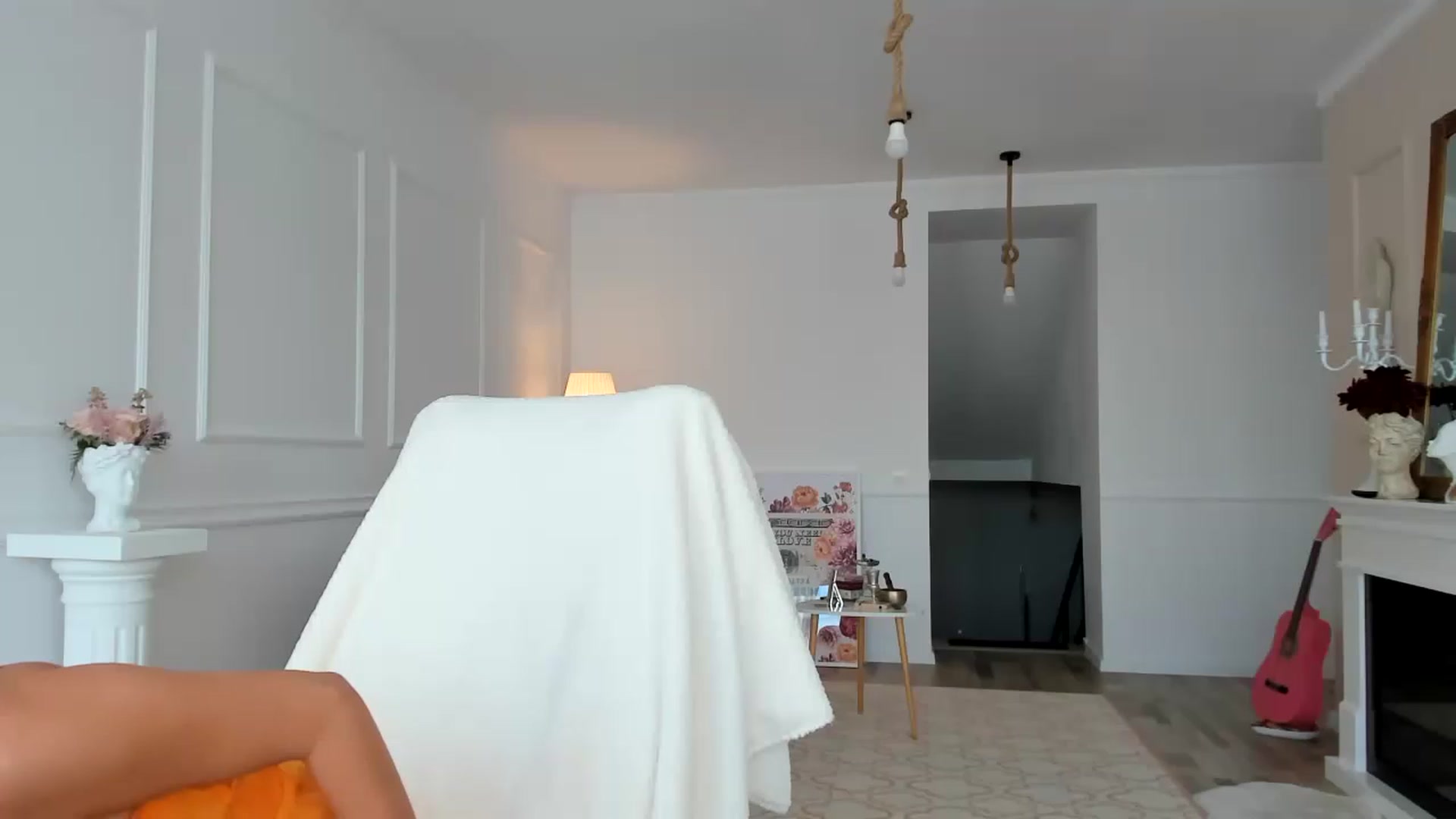 Gallery image thumbnail from AlyssiaKENT1's myfreecams stream on, 12/12/2022, 11:21 image 11 of 20