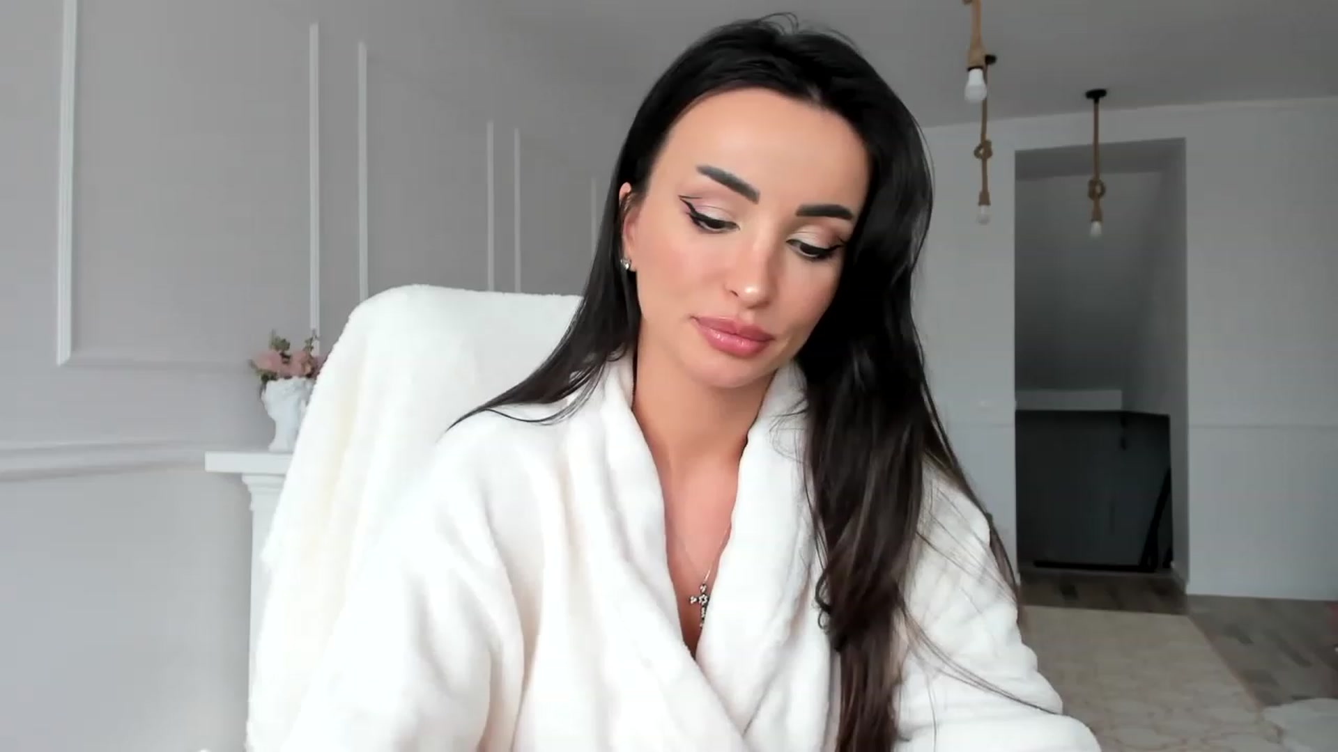 Gallery image thumbnail from AlyssiaKENT1's myfreecams stream on, 12/17/2022, 13:26 image 8 of 20