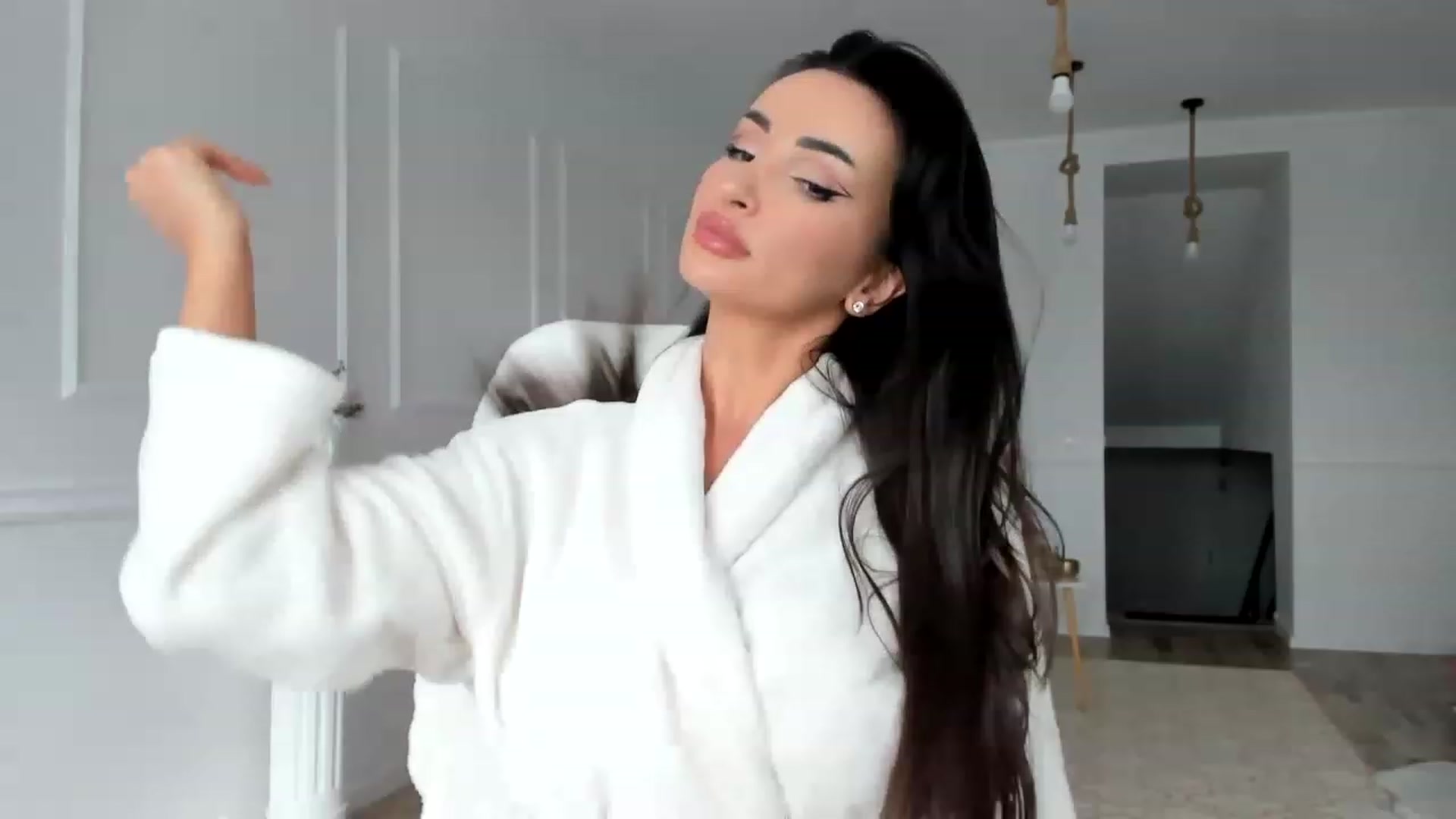 Gallery image thumbnail from AlyssiaKENT1's myfreecams stream on, 12/17/2022, 13:26 image 4 of 20