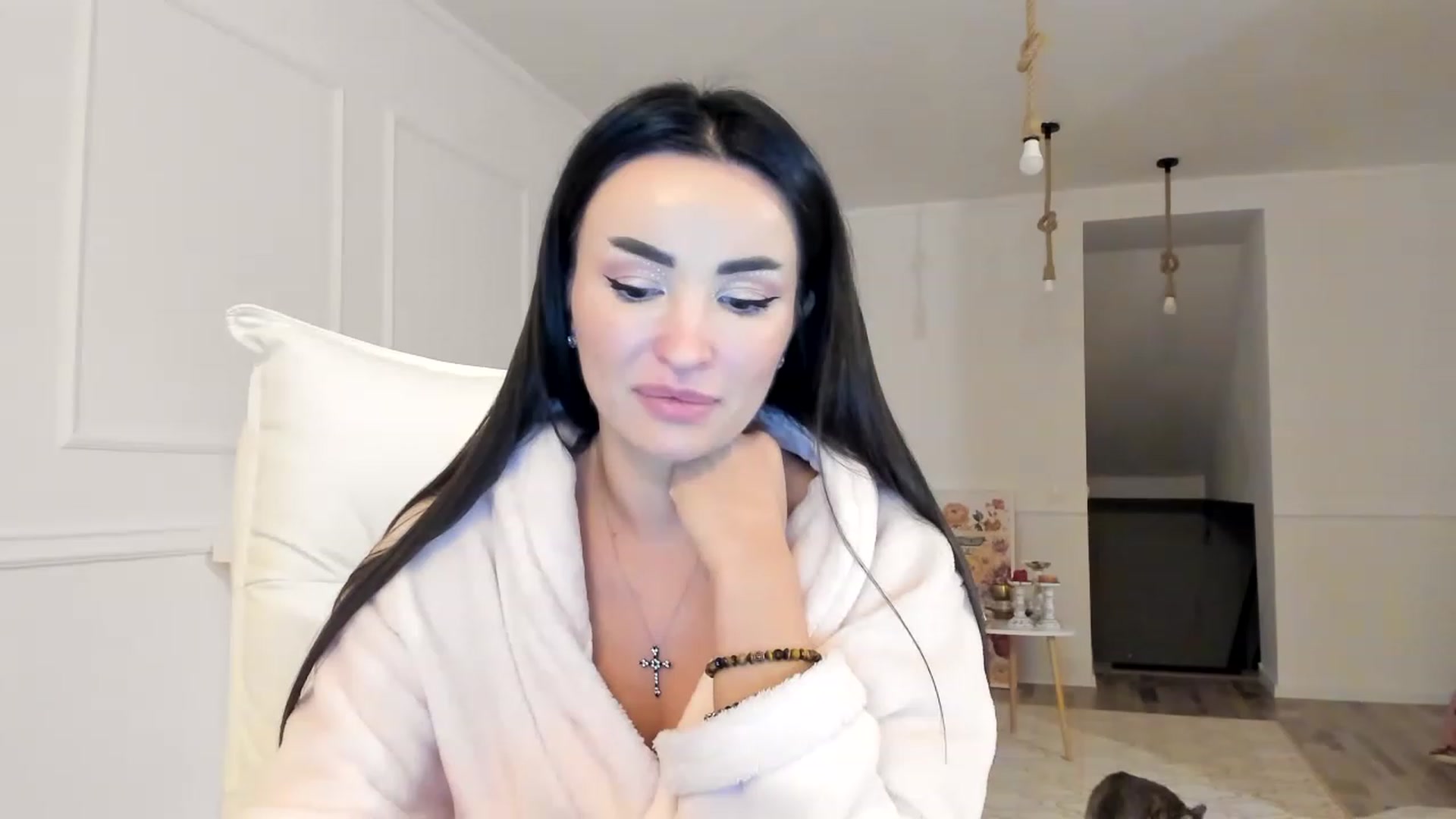 Gallery image thumbnail from AlyssiaKENT1's myfreecams stream on, 12/21/2022, 16:30 image 15 of 20