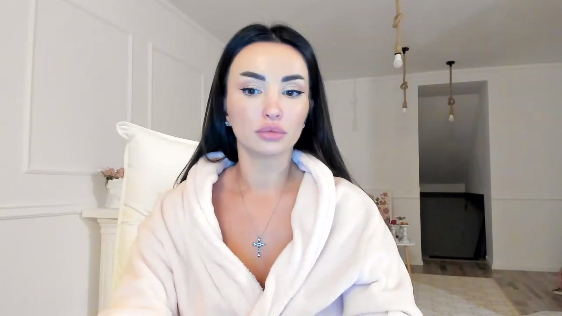 Gallery image thumbnail from AlyssiaKENT1's myfreecams stream on, 12/21/2022, 16:30 image 3 of 20