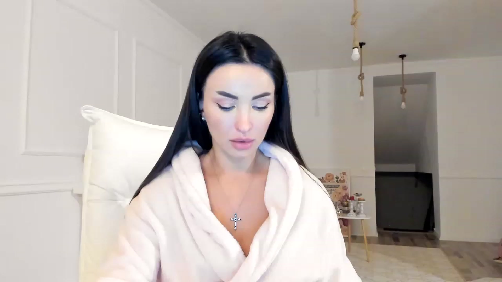 Gallery image thumbnail from AlyssiaKENT1's myfreecams stream on, 12/21/2022, 16:30 image 11 of 20