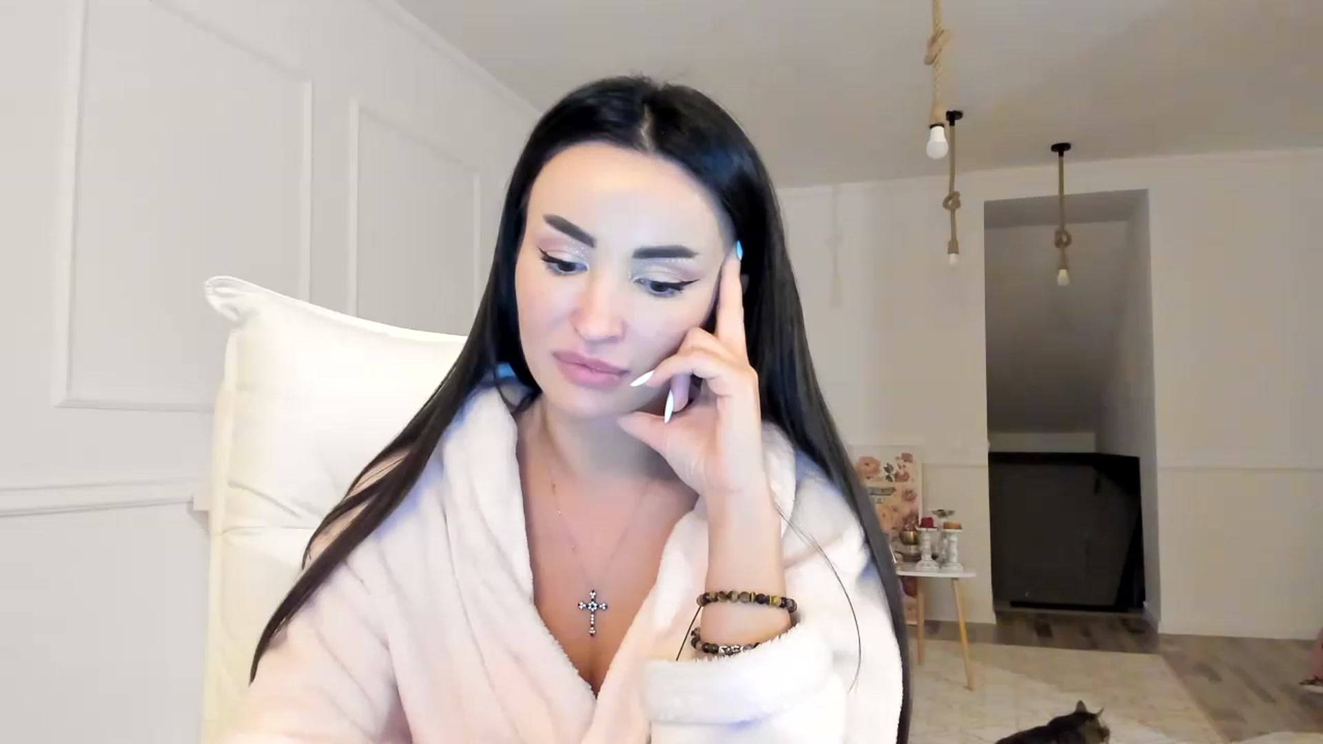 Gallery image thumbnail from AlyssiaKENT1's myfreecams stream on, 12/21/2022, 16:30 image 16 of 20