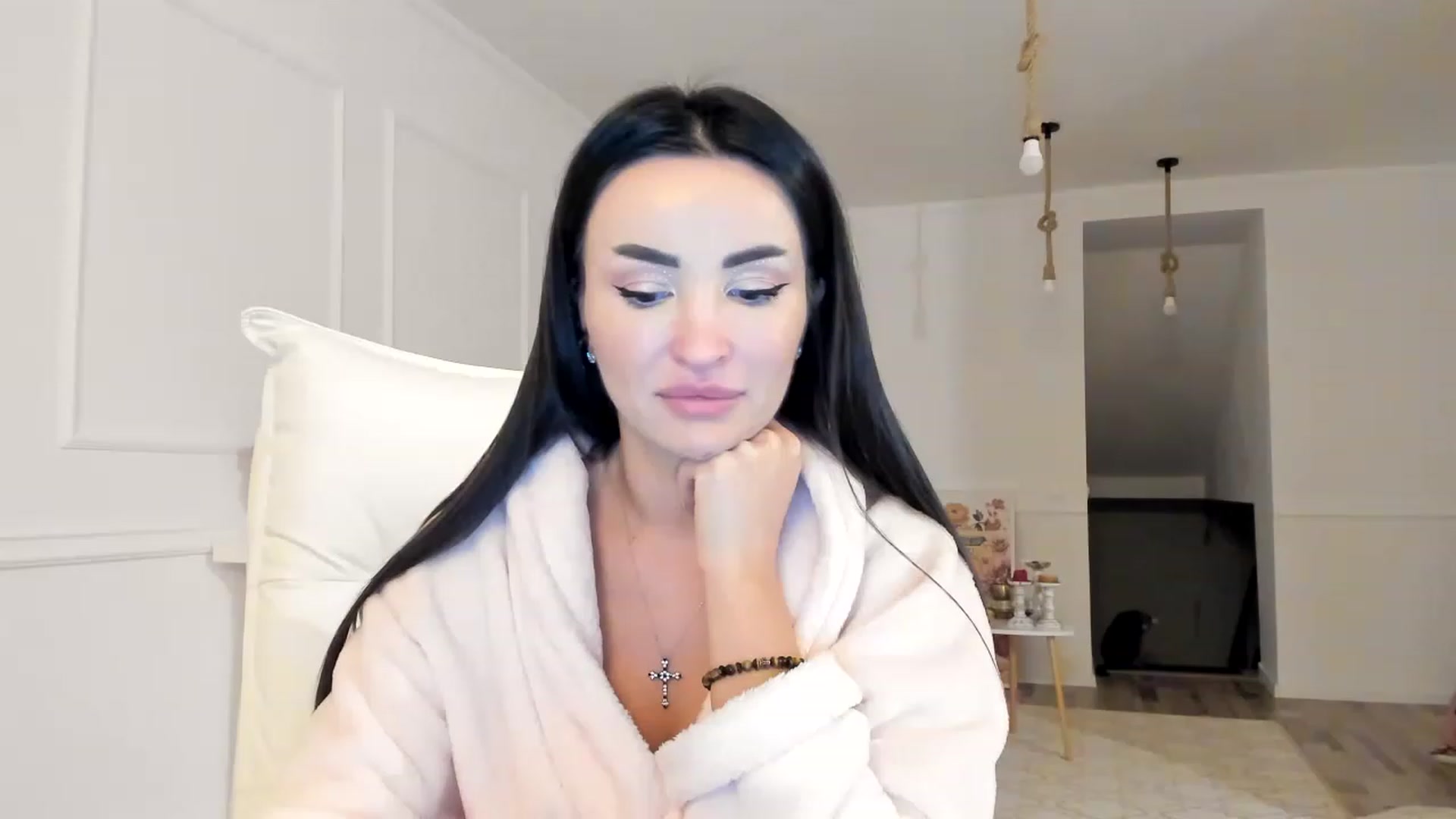 Gallery image thumbnail from AlyssiaKENT1's myfreecams stream on, 12/21/2022, 16:30 image 14 of 20