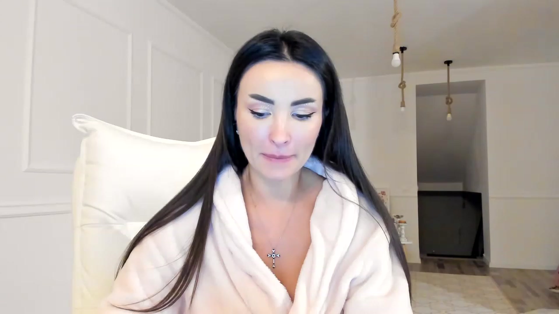 Gallery image thumbnail from AlyssiaKENT1's myfreecams stream on, 12/21/2022, 16:30 image 20 of 20