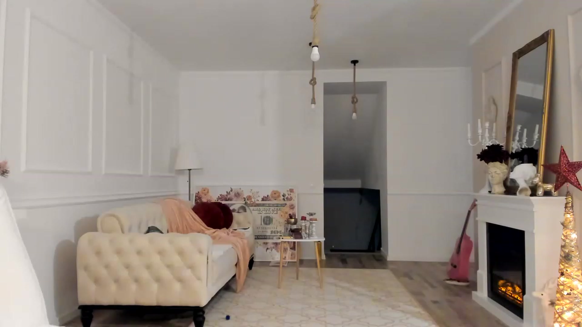 Gallery image thumbnail from AlyssiaKENT1's myfreecams stream on, 12/27/2022, 17:21 image 19 of 20