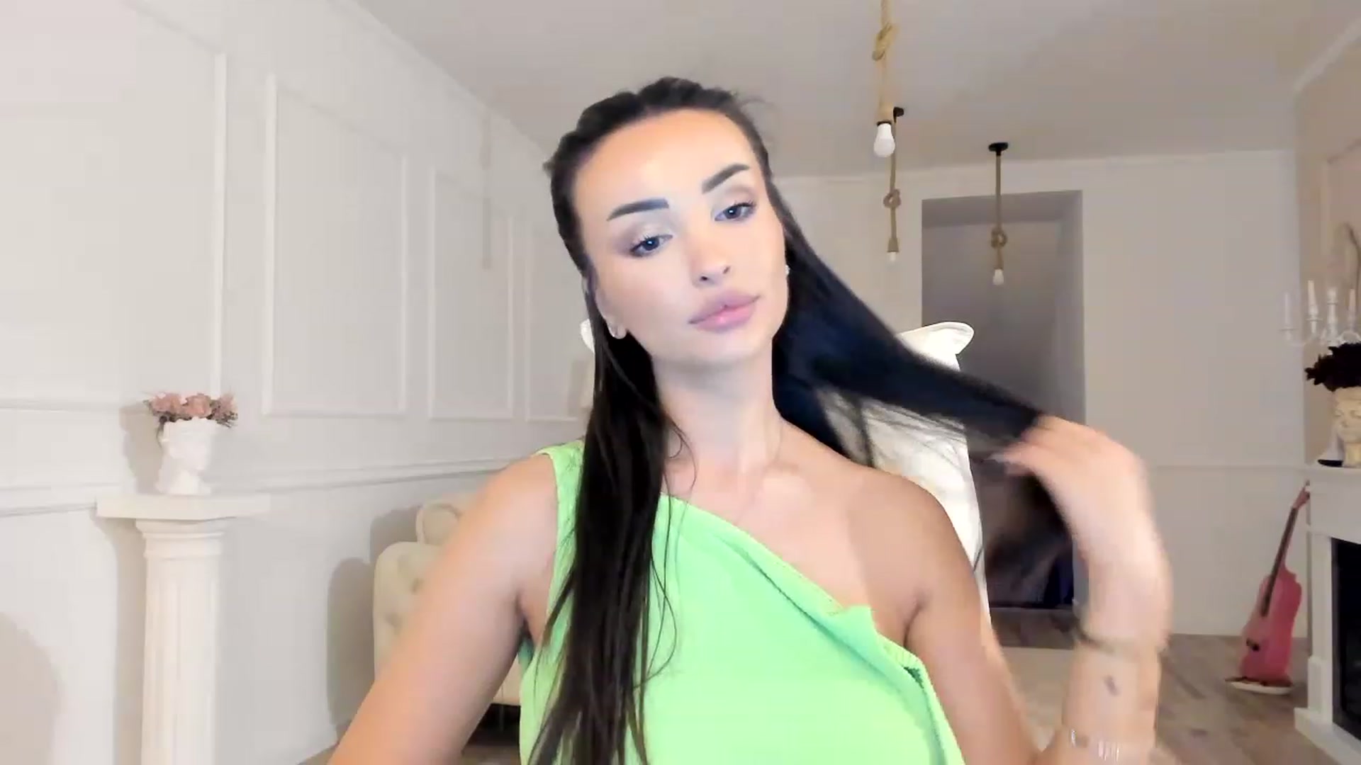 Gallery image thumbnail from AlyssiaKENT1's myfreecams stream on, 12/28/2022, 17:07 image 10 of 20