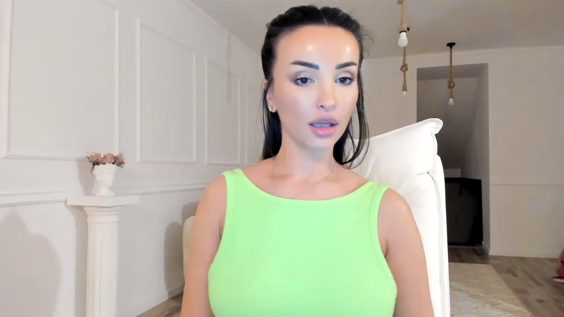 Gallery image thumbnail from AlyssiaKENT1's myfreecams stream on, 12/28/2022, 19:30 image 7 of 20