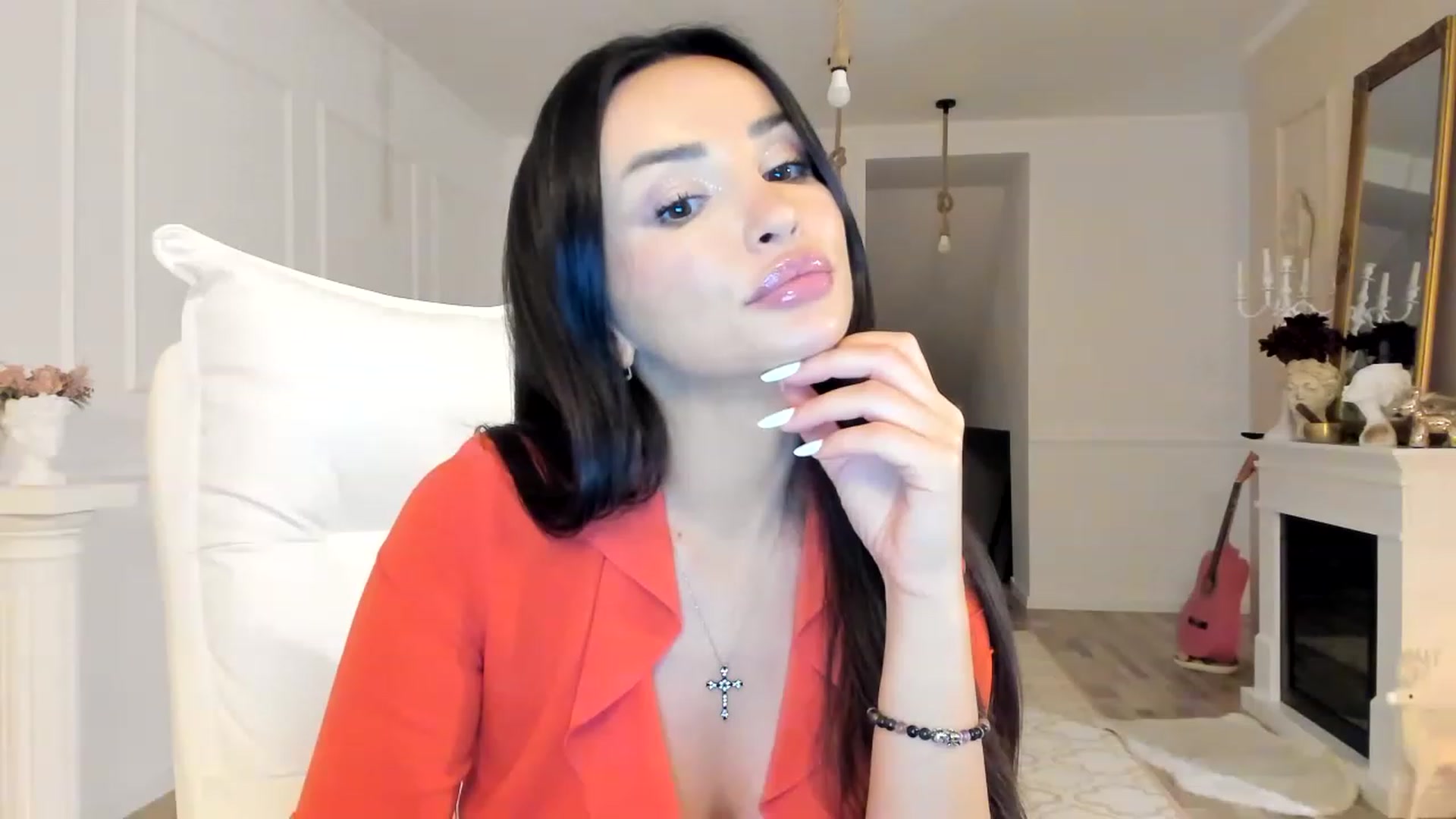 Gallery image thumbnail from AlyssiaKENT1's myfreecams stream on, 01/05/2023, 19:10 image 4 of 20