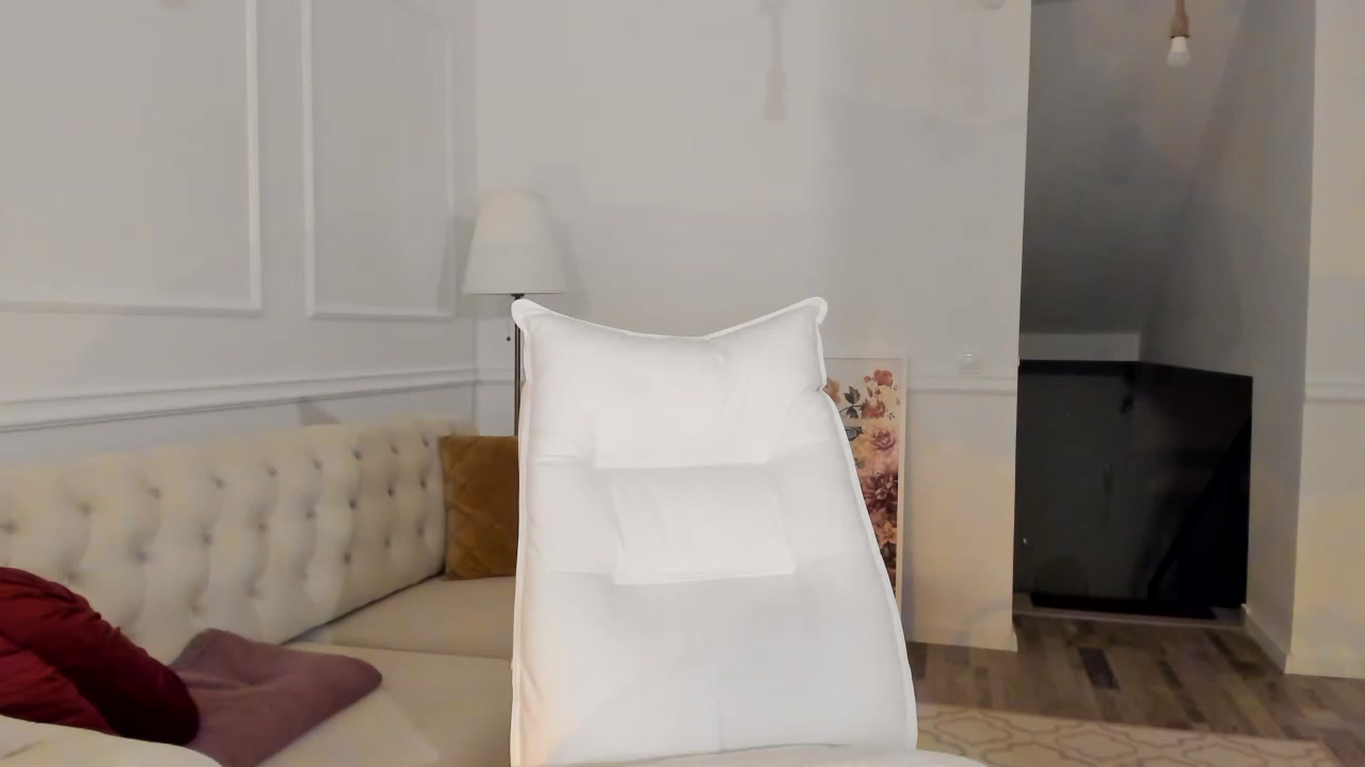 Gallery image thumbnail from AlyssiaKENT1's myfreecams stream on, 01/18/2023, 18:10 image 15 of 20