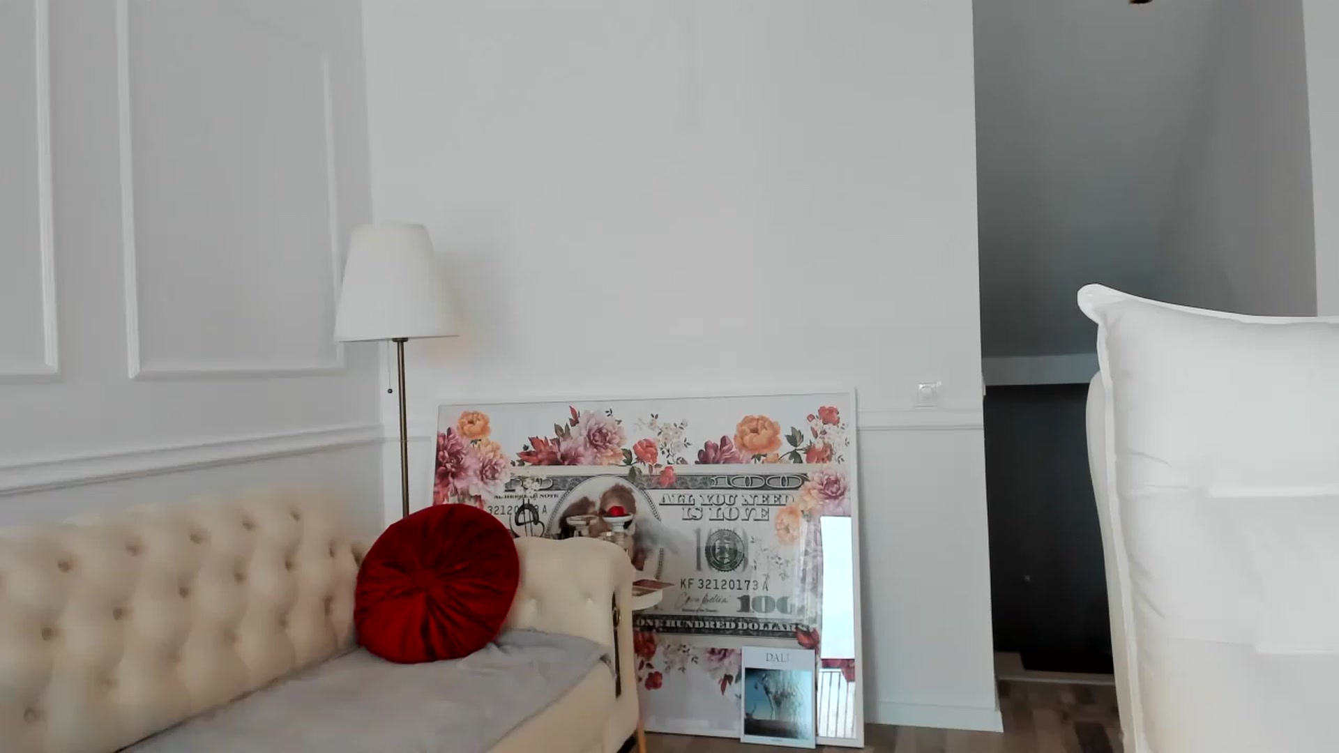 Gallery image thumbnail from AlyssiaKENT1's myfreecams stream on, 01/22/2023, 08:38 image 1 of 20