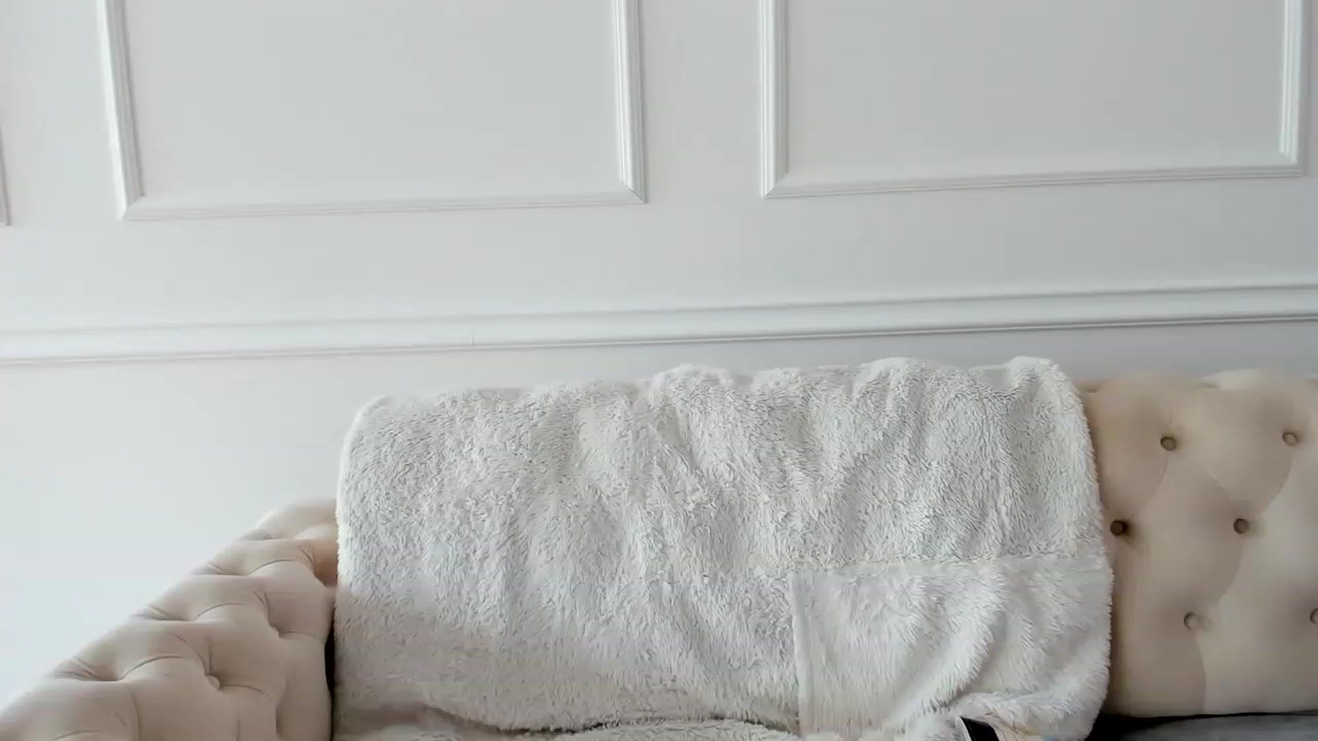 Gallery image thumbnail from AlyssiaKENT1's myfreecams stream on, 01/22/2023, 10:31 image 5 of 20