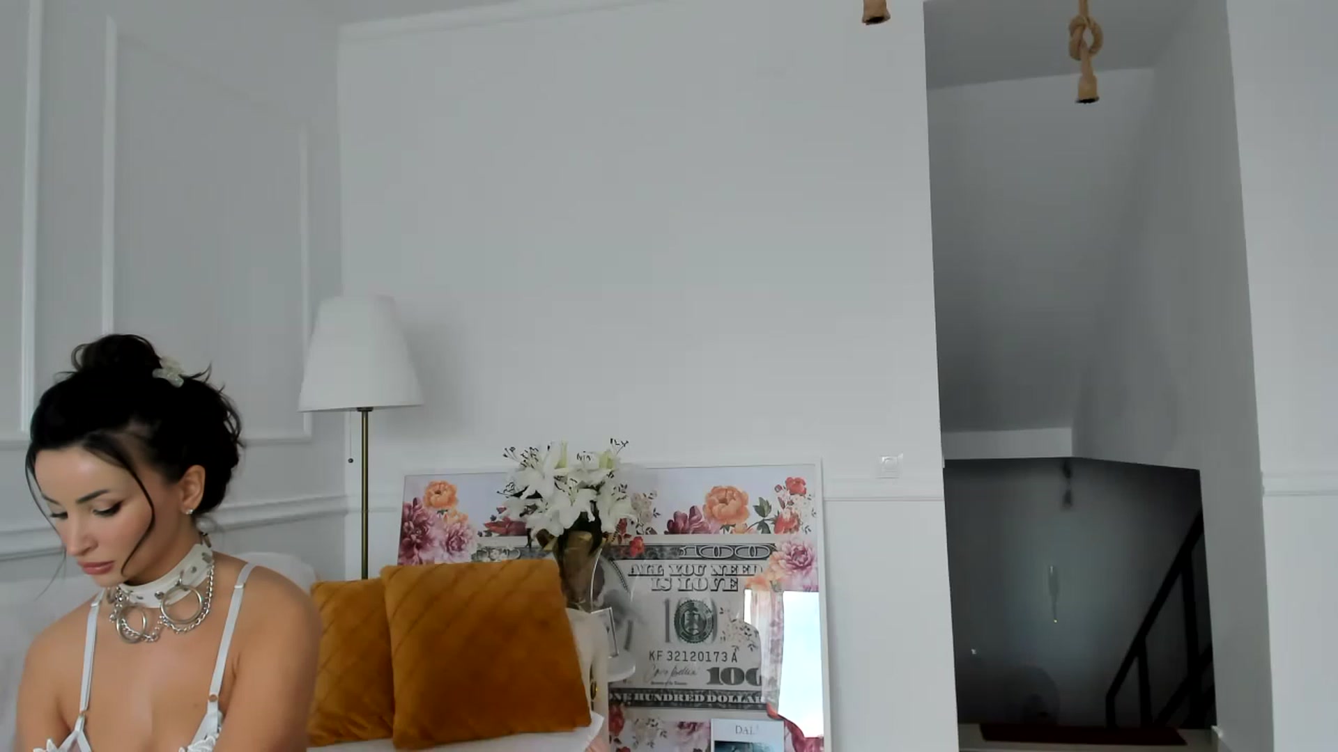 Gallery image thumbnail from AlyssiaKENT1's myfreecams stream on, 01/30/2023, 10:41 image 5 of 20
