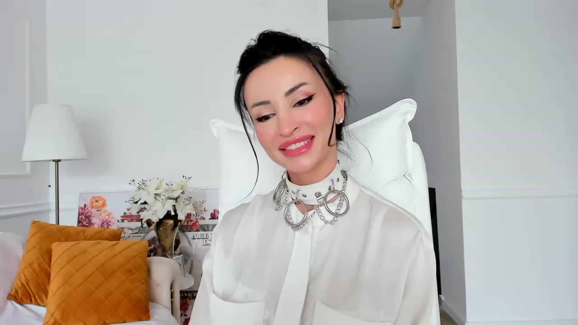 Gallery image thumbnail from AlyssiaKENT1's myfreecams stream on, 01/30/2023, 11:36 image 13 of 20
