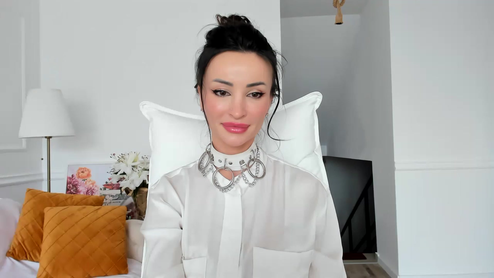 Gallery image thumbnail from AlyssiaKENT1's myfreecams stream on, 01/30/2023, 11:36 image 8 of 20