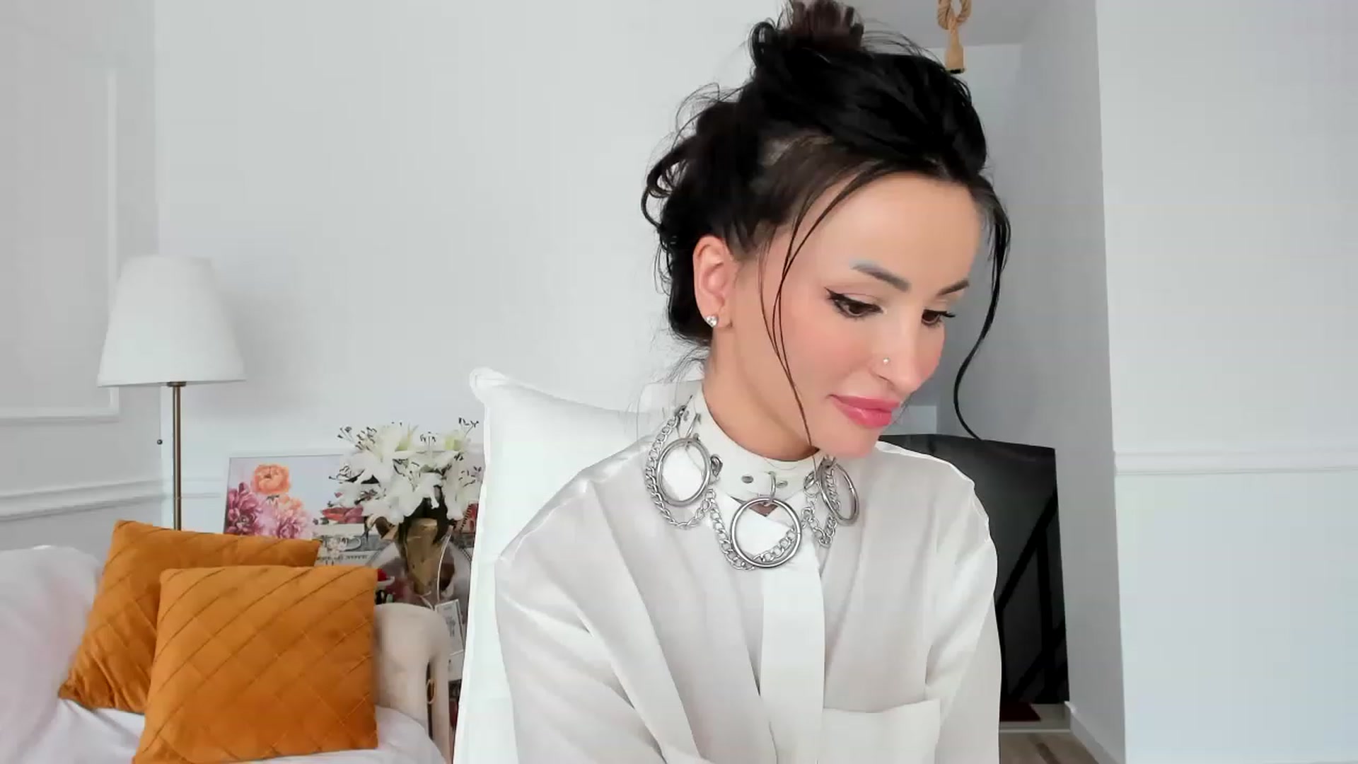Gallery image thumbnail from AlyssiaKENT1's myfreecams stream on, 01/30/2023, 12:43 image 15 of 20