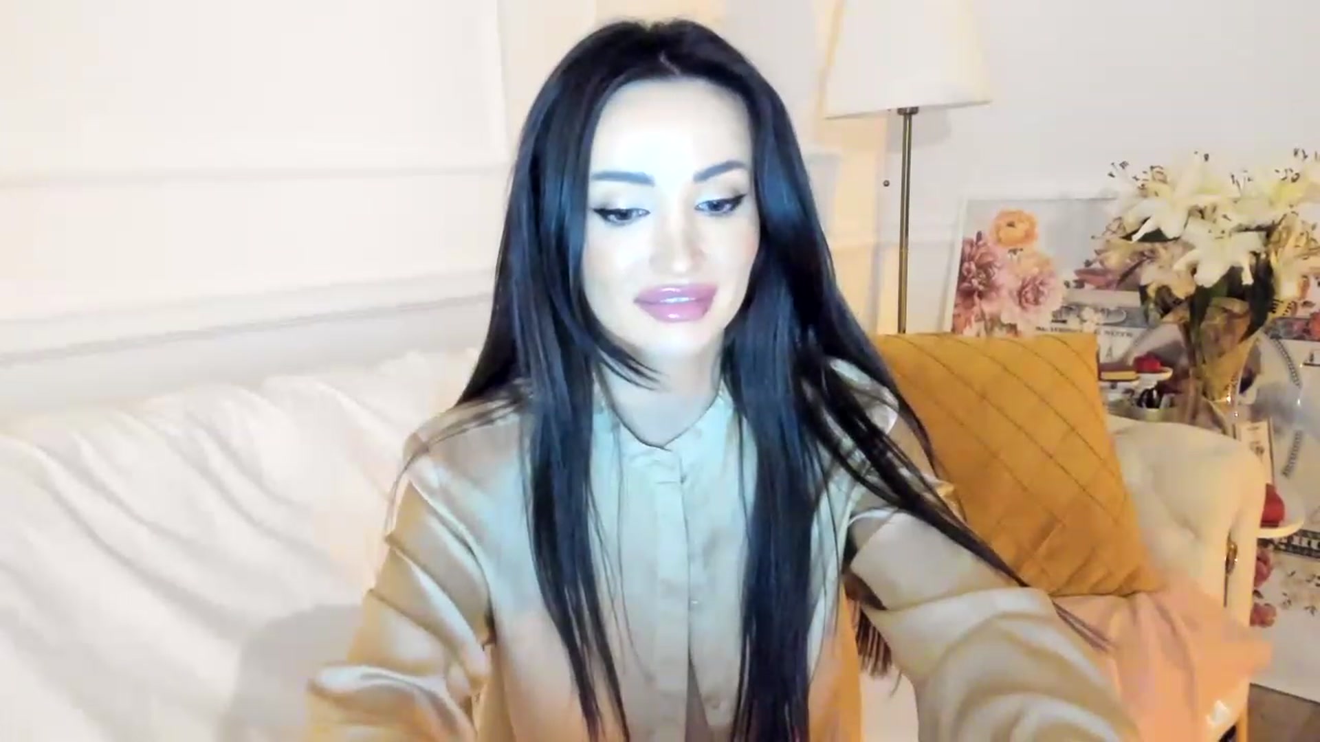 Gallery image thumbnail from AlyssiaKENT1's myfreecams stream on, 01/31/2023, 17:02 image 18 of 20