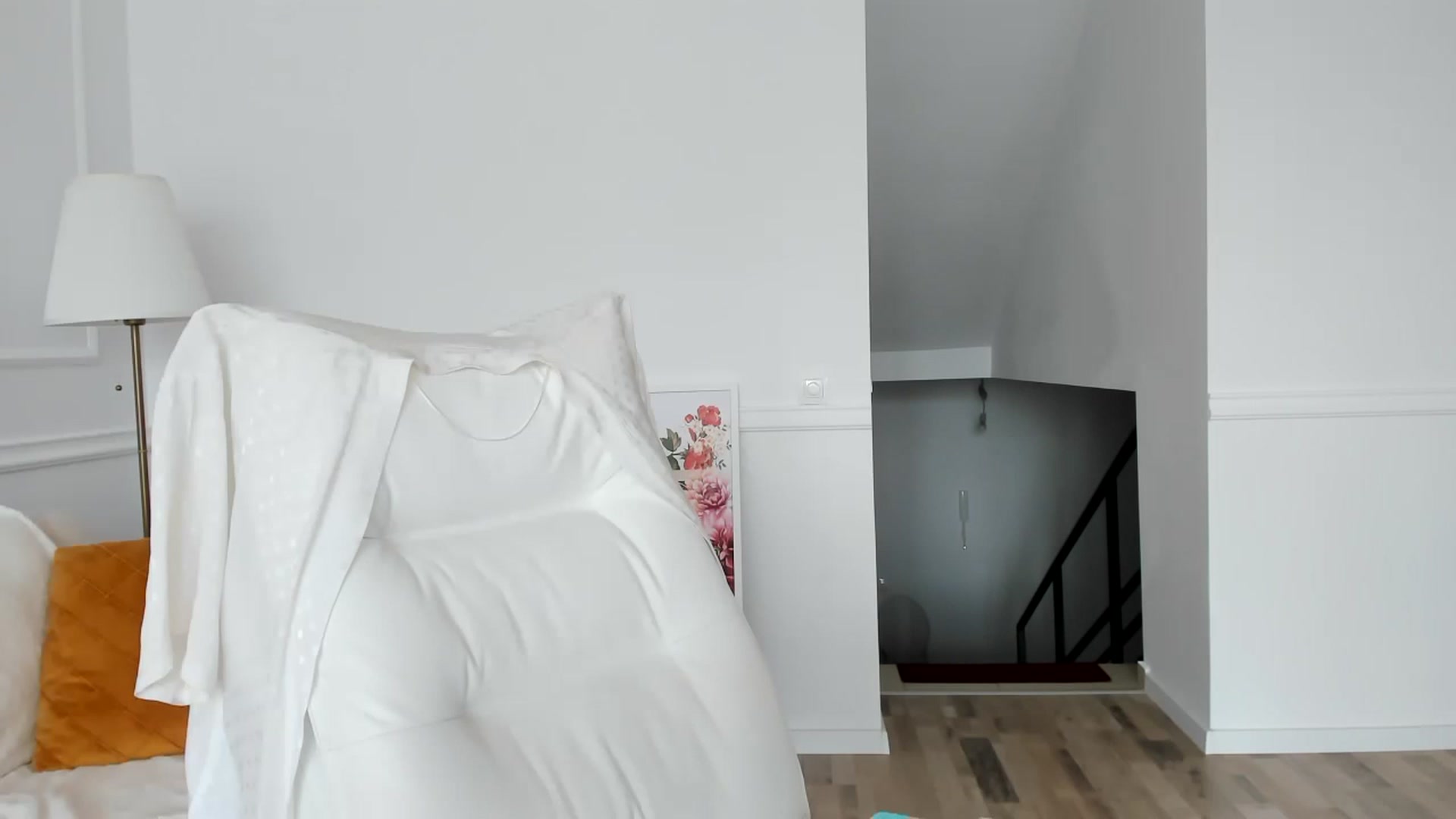 Gallery image thumbnail from AlyssiaKENT1's myfreecams stream on, 02/06/2023, 13:31 image 5 of 20
