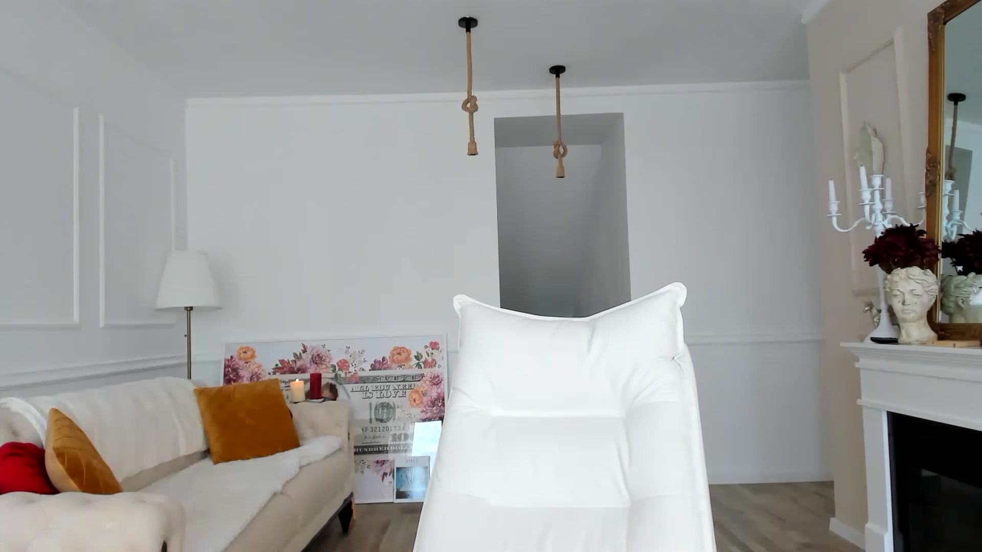 Gallery image thumbnail from AlyssiaKENT1's myfreecams stream on, 02/19/2023, 09:41 image 13 of 20