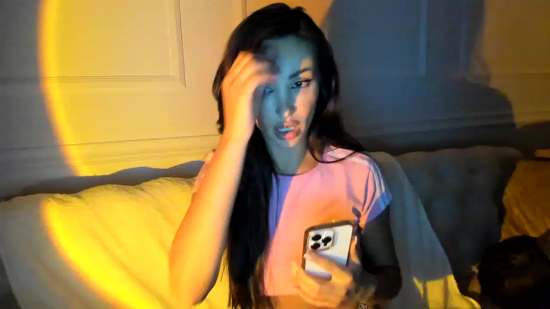 Gallery image thumbnail from AlyssiaKENT1's myfreecams stream on, 03/14/2023, 23:00 image 2 of 20