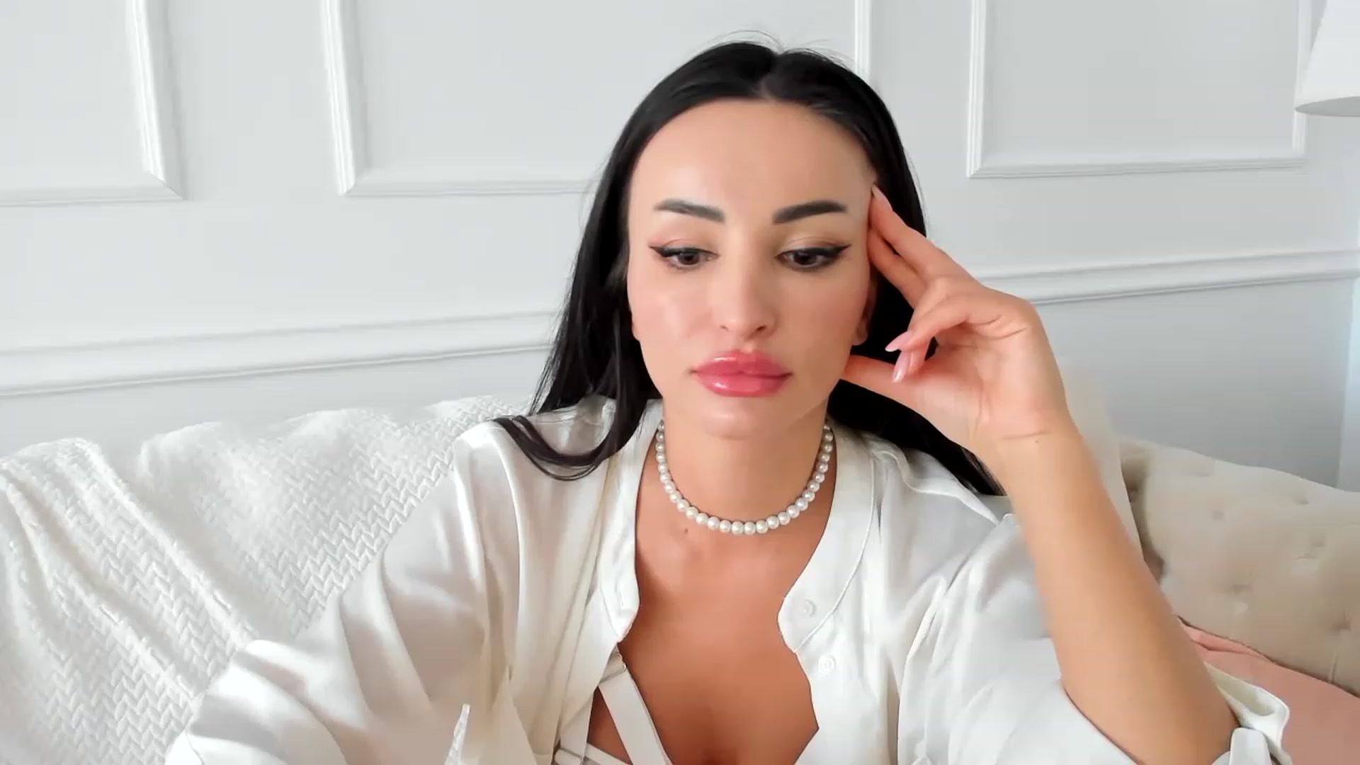 Gallery image thumbnail from AlyssiaKENT1's myfreecams stream on, 03/22/2023, 13:33 image 20 of 20