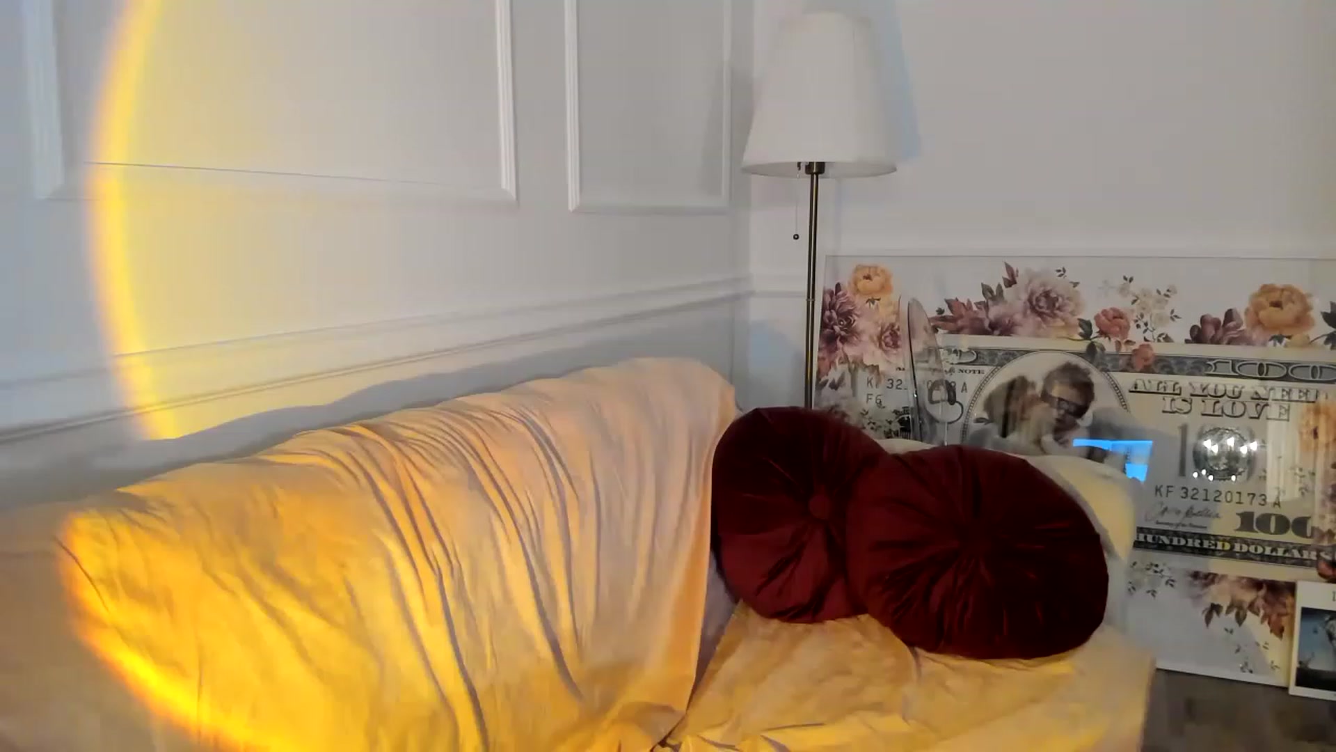Gallery image thumbnail from AlyssiaKENT1's myfreecams stream on, 04/22/2023, 17:50 image 20 of 20