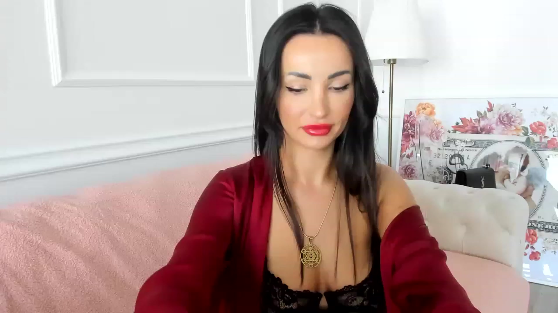 Gallery image thumbnail from AlyssiaKENT1's myfreecams stream on, 04/30/2023, 06:35 image 15 of 20