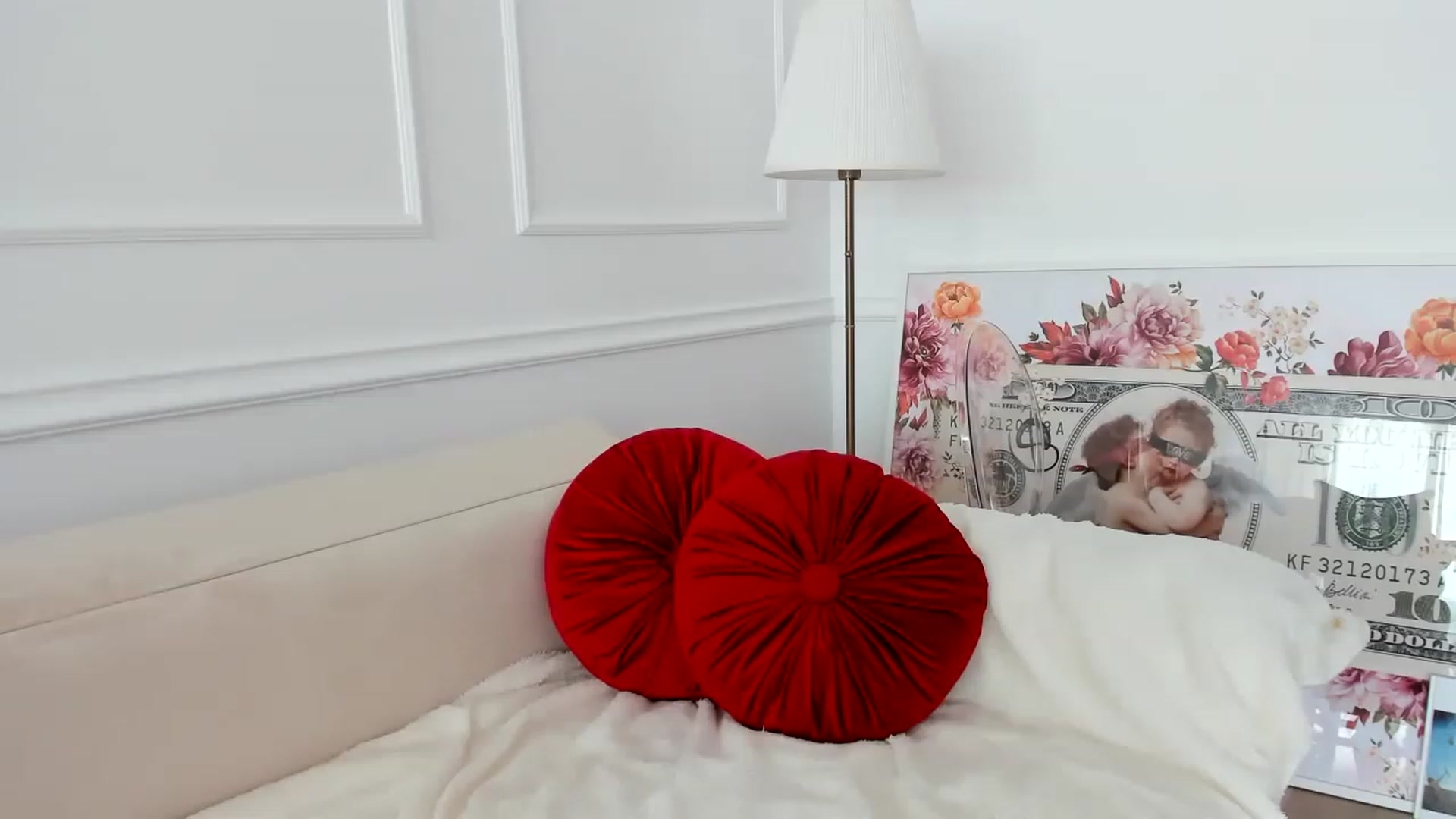 Gallery image thumbnail from AlyssiaKENT1's myfreecams stream on, 05/12/2023, 13:51 image 1 of 20