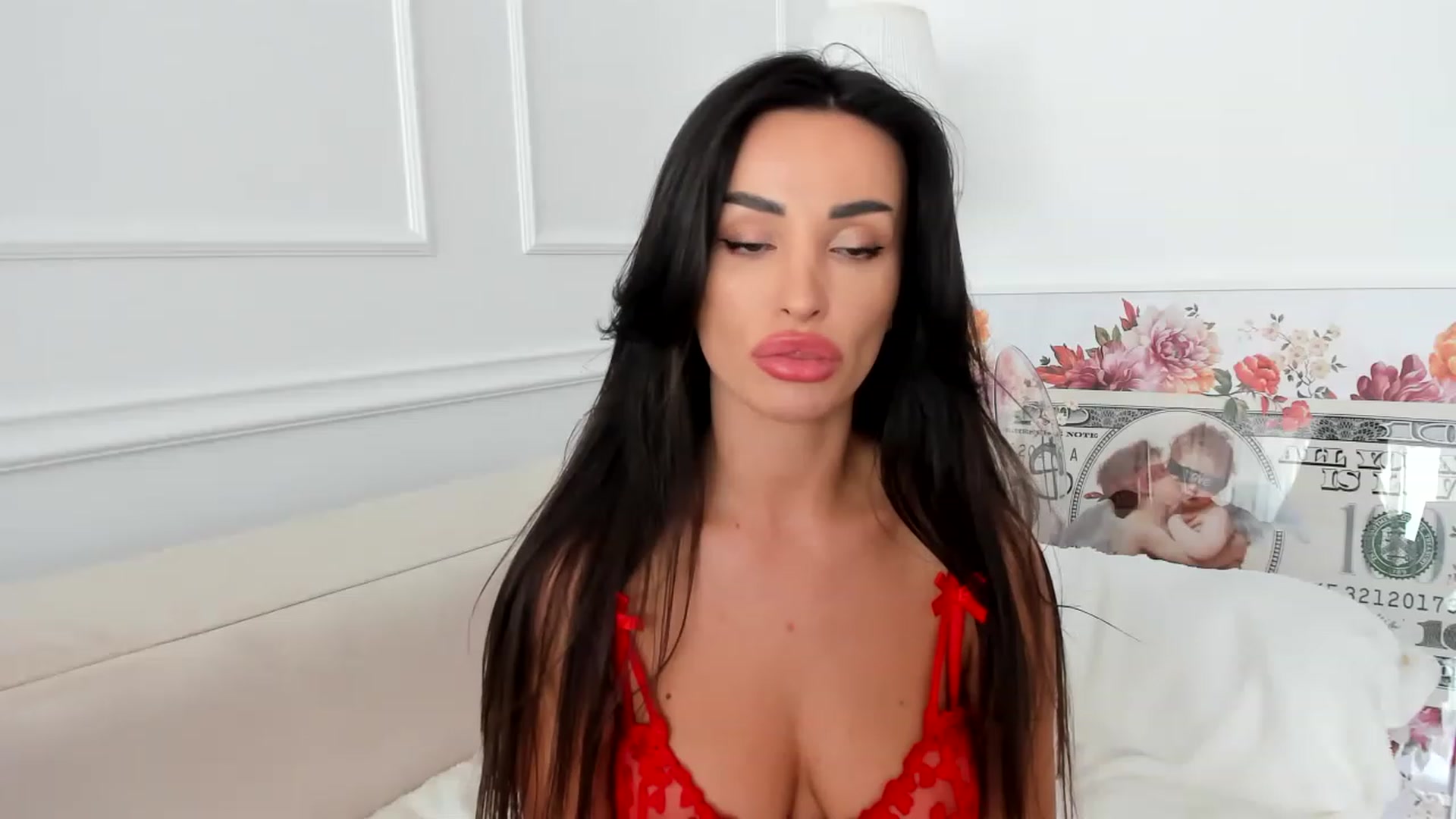 Gallery image thumbnail from AlyssiaKENT1's myfreecams stream on, 05/12/2023, 13:51 image 16 of 20