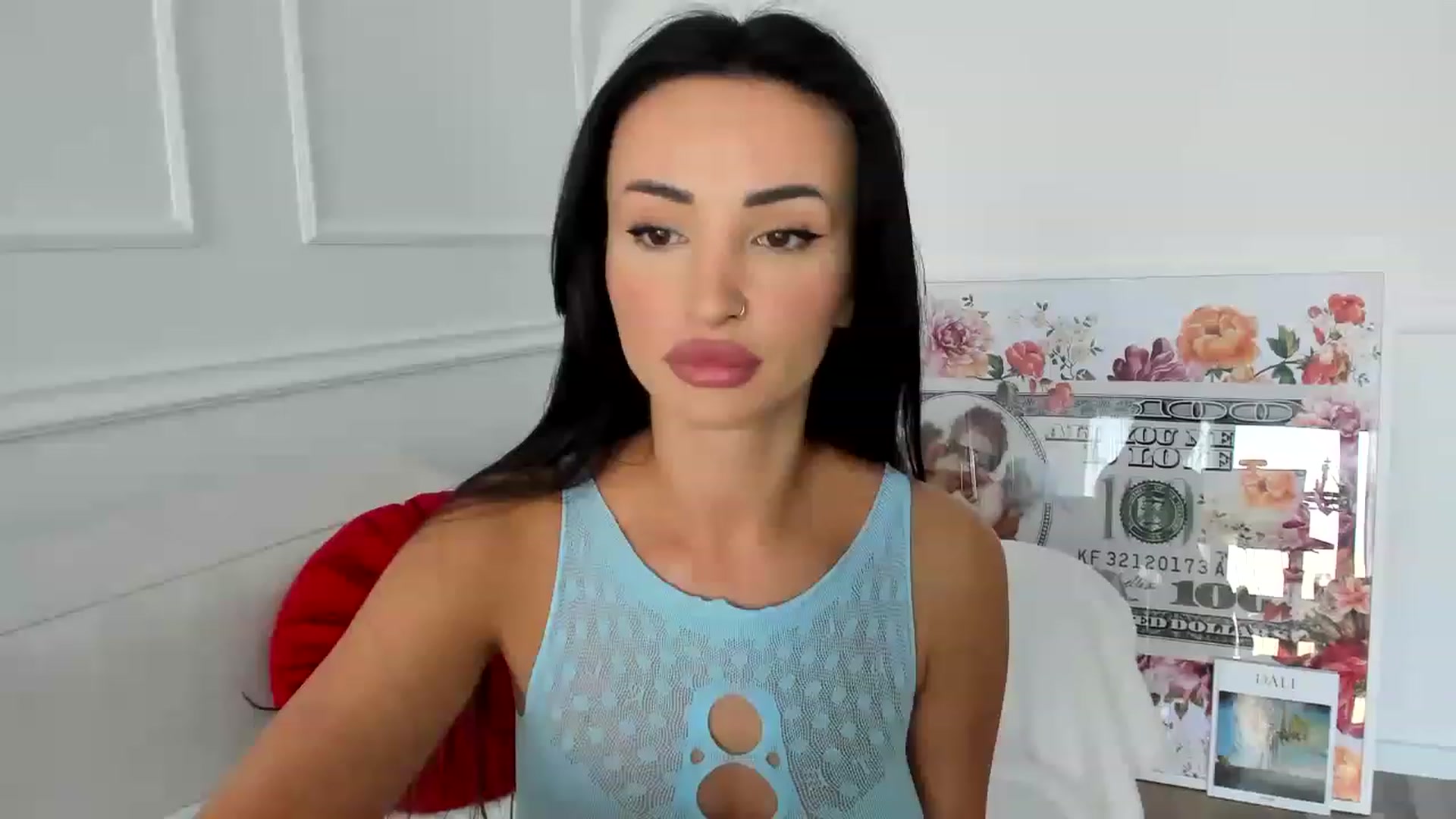 Gallery image thumbnail from AlyssiaKENT1's myfreecams stream on, 05/15/2023, 04:20 image 8 of 20
