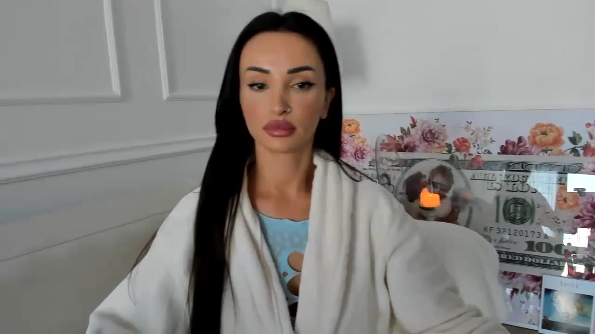 Gallery image thumbnail from AlyssiaKENT1's myfreecams stream on, 05/15/2023, 06:22 image 14 of 20