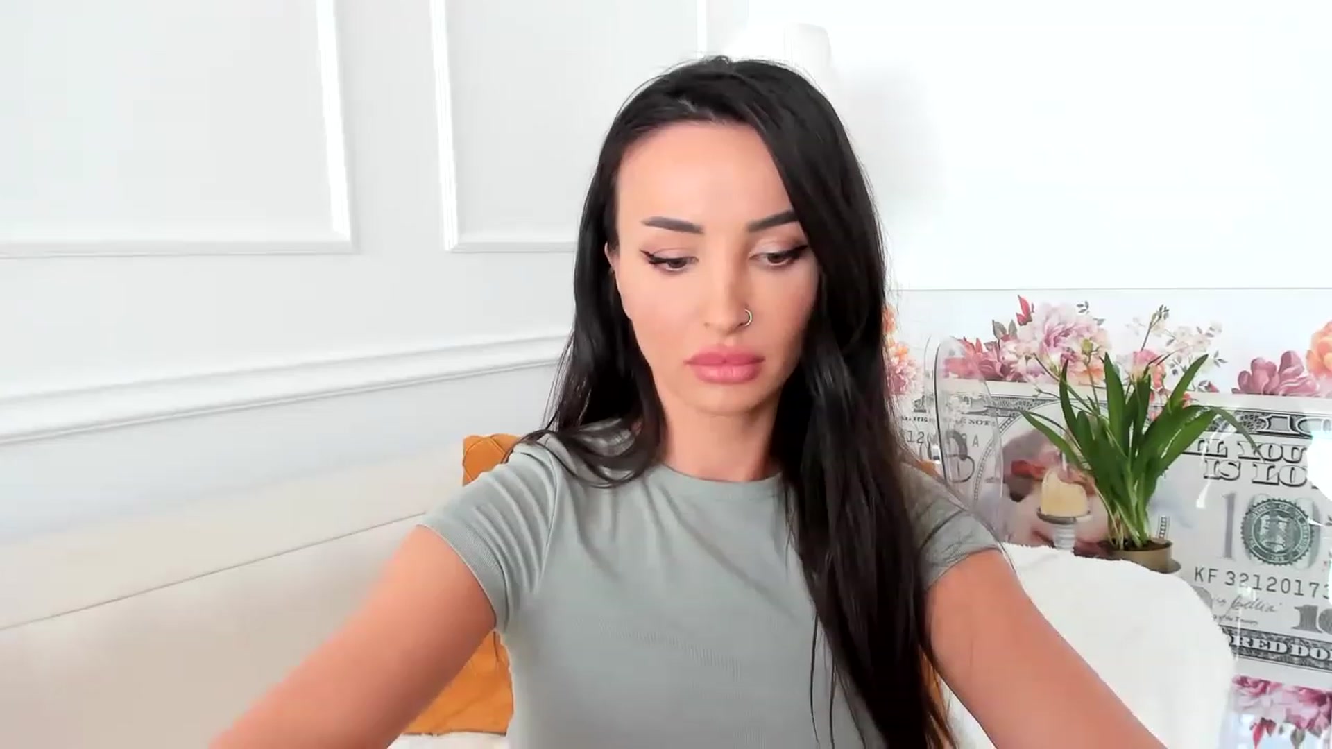 Gallery image thumbnail from AlyssiaKENT1's myfreecams stream on, 05/18/2023, 15:36 image 13 of 20