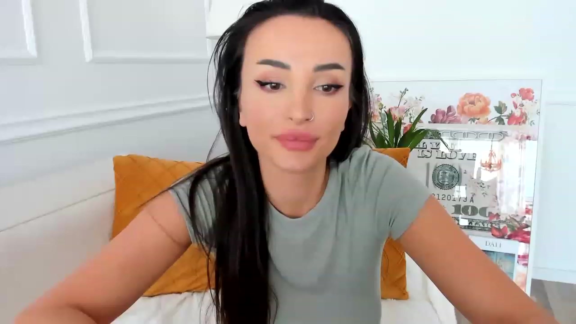 Gallery image thumbnail from AlyssiaKENT1's myfreecams stream on, 05/18/2023, 15:55 image 17 of 20
