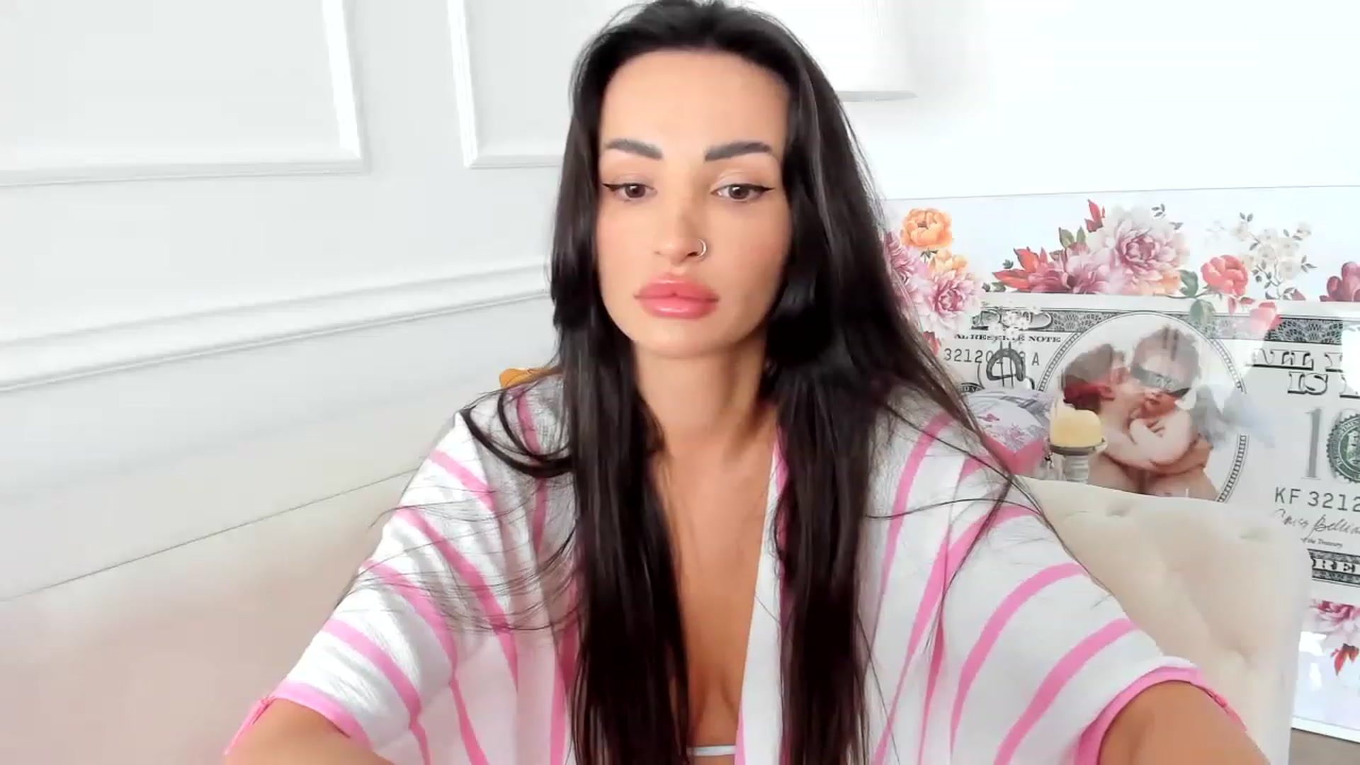 Gallery image thumbnail from AlyssiaKENT1's myfreecams stream on, 06/01/2023, 08:32 image 19 of 20