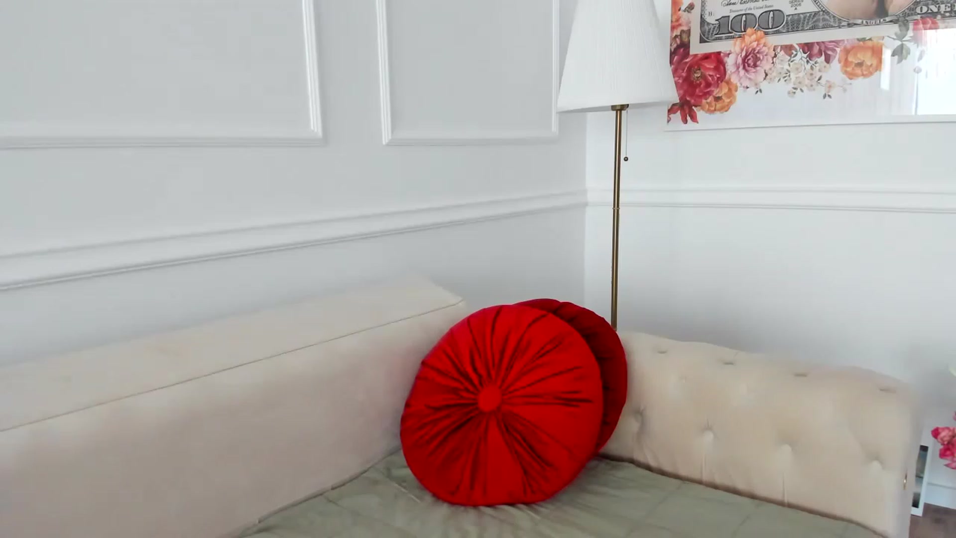 Gallery image thumbnail from AlyssiaKENT1's myfreecams stream on, 06/03/2023, 17:37 image 1 of 20