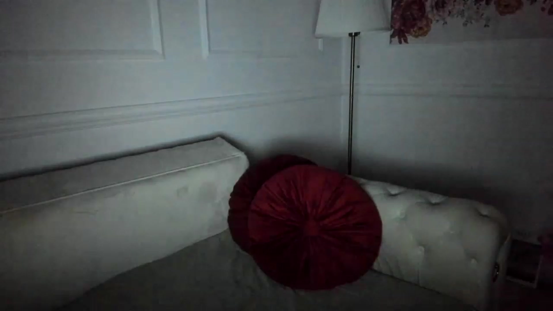 Gallery image thumbnail from AlyssiaKENT1's myfreecams stream on, 06/03/2023, 19:33 image 10 of 20