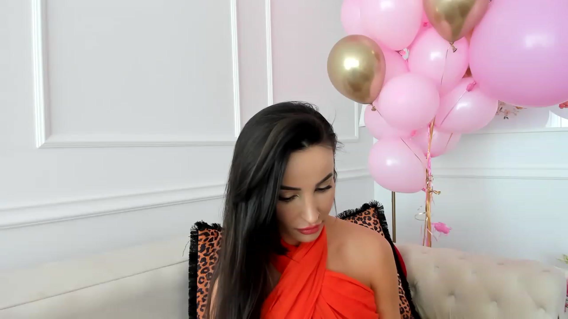 Gallery image thumbnail from AlyssiaKENT1's myfreecams stream on, 06/06/2023, 12:13 image 2 of 20