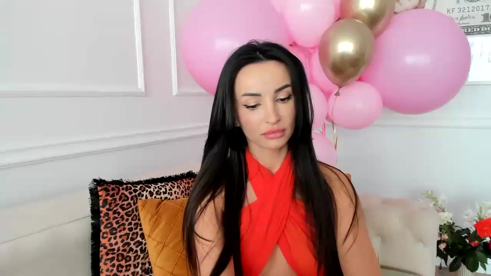Gallery image thumbnail from AlyssiaKENT1's myfreecams stream on, 06/06/2023, 16:39 image 5 of 20