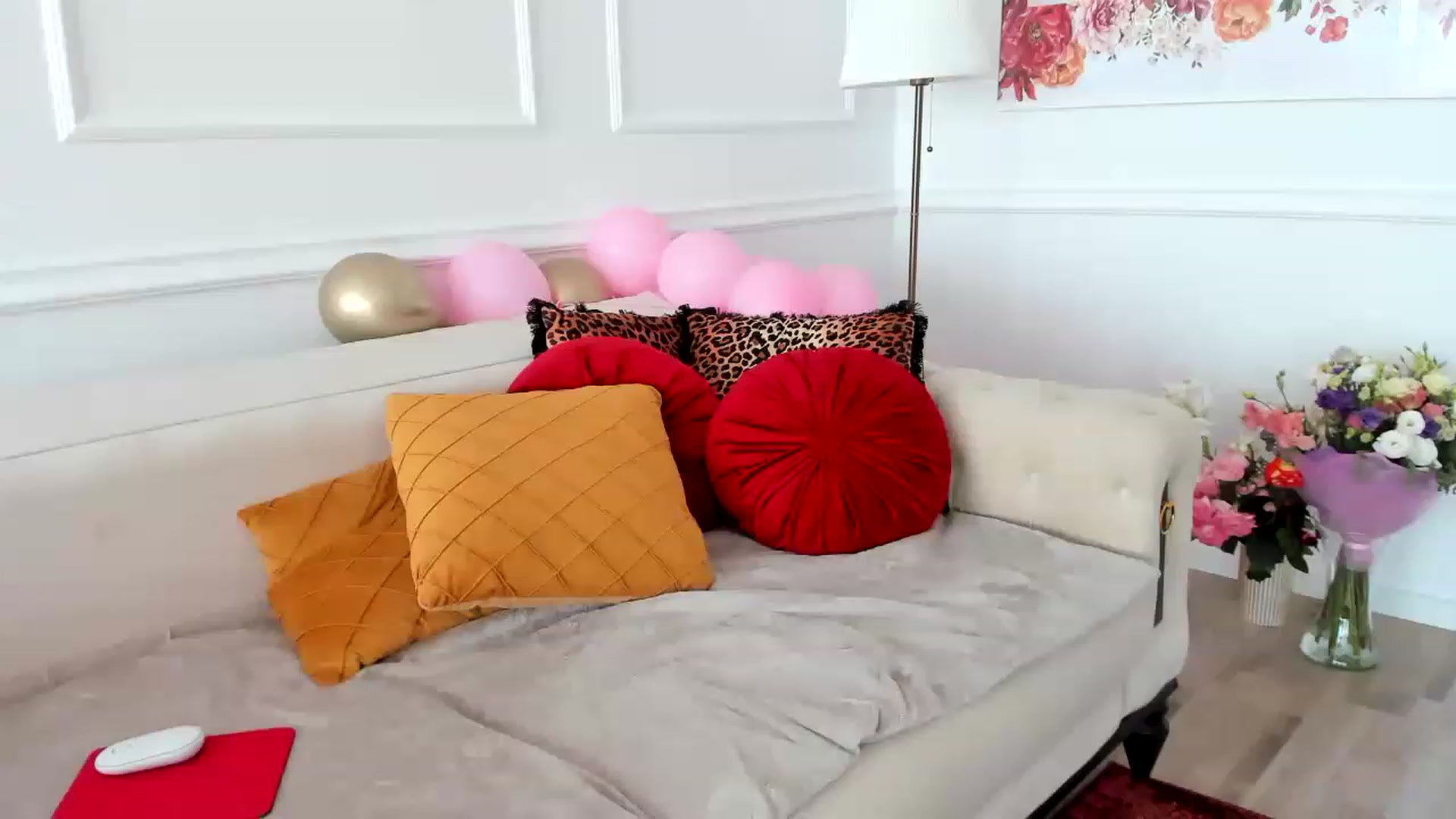 Gallery image thumbnail from AlyssiaKENT1's myfreecams stream on, 06/08/2023, 15:39 image 2 of 20